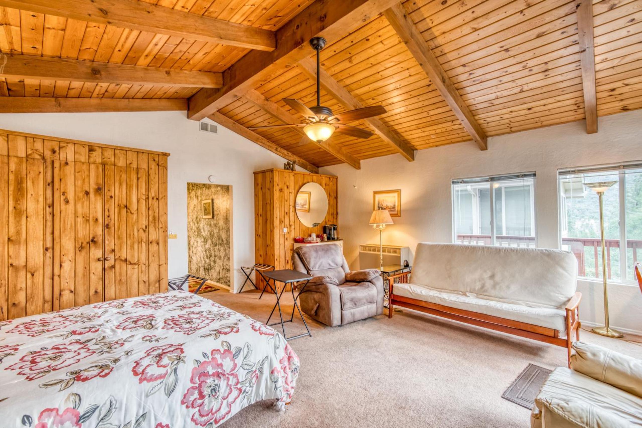 Quadruple Room with Mountain View - Photo 4