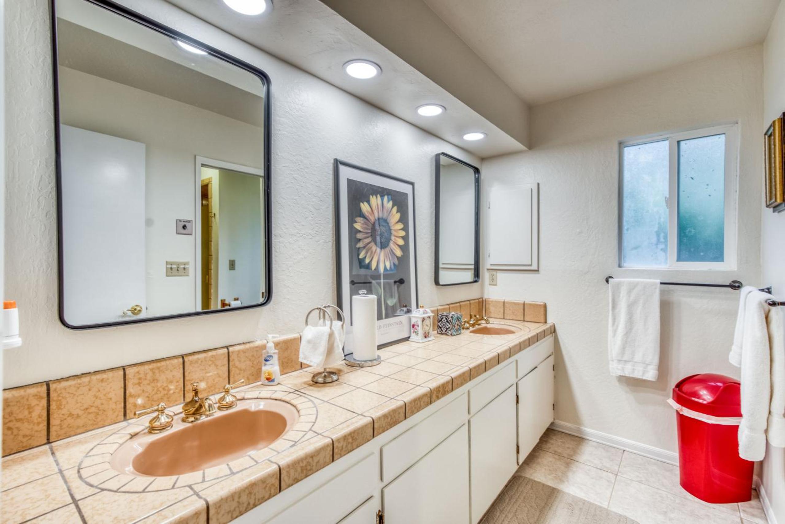 Quadruple Room with Mountain View - Photo 5