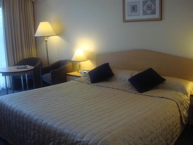 Deluxe Room with Spa Bath photo 2