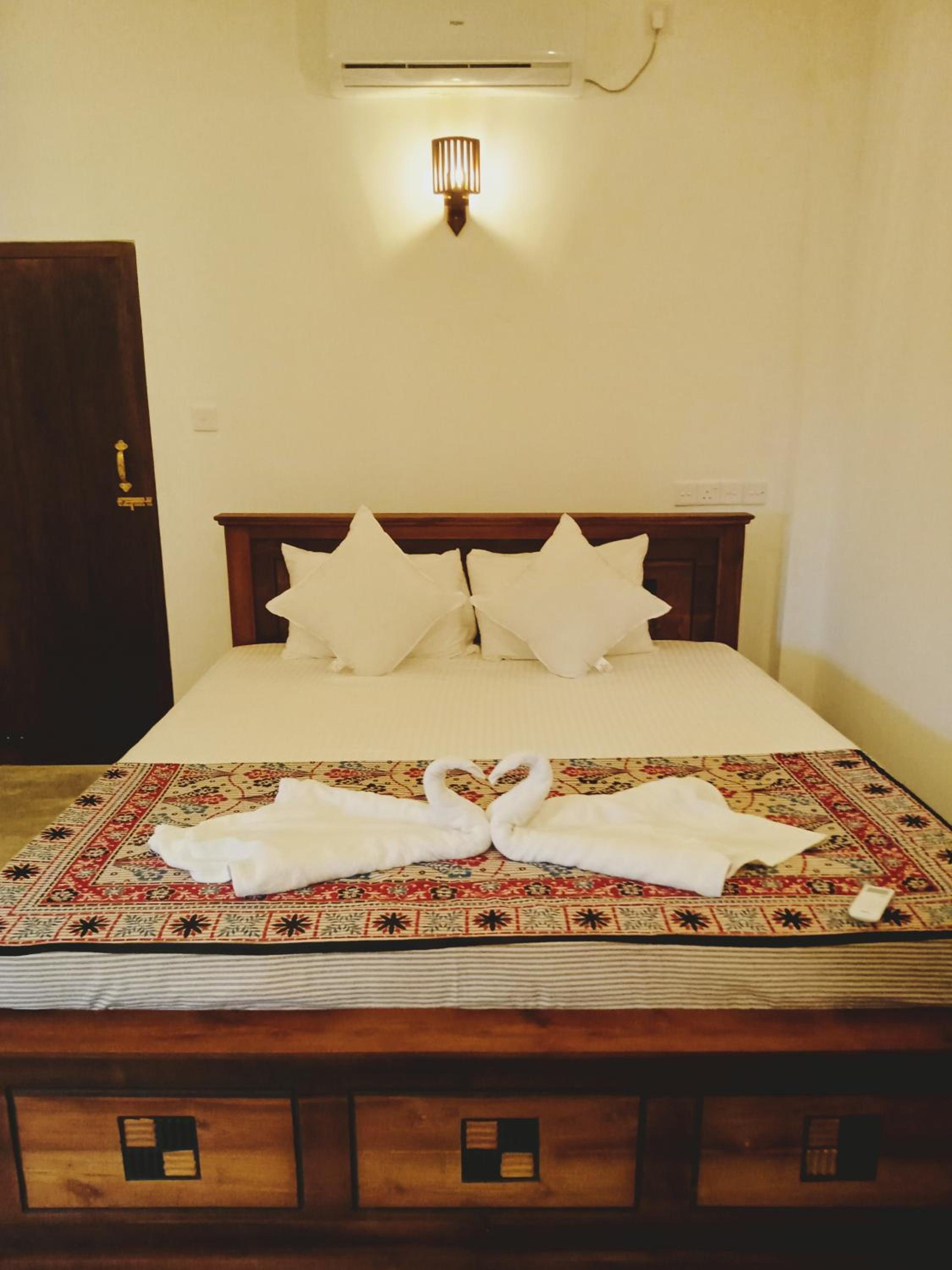Deluxe Double or Twin Room photo 2
