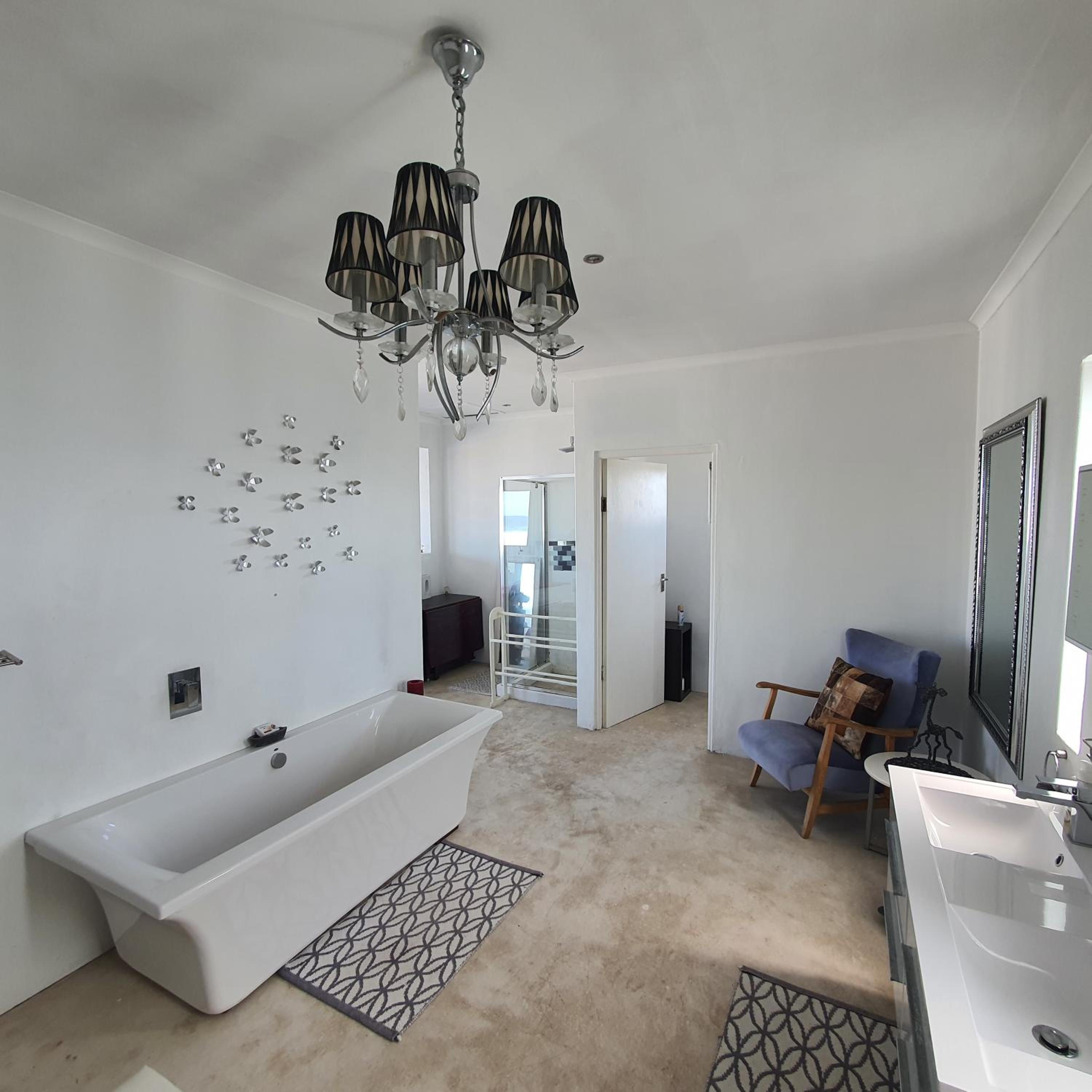 Apartment - Split Level with Ocean View - Photo 23