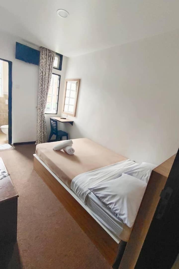 Budget Double Room photo 2