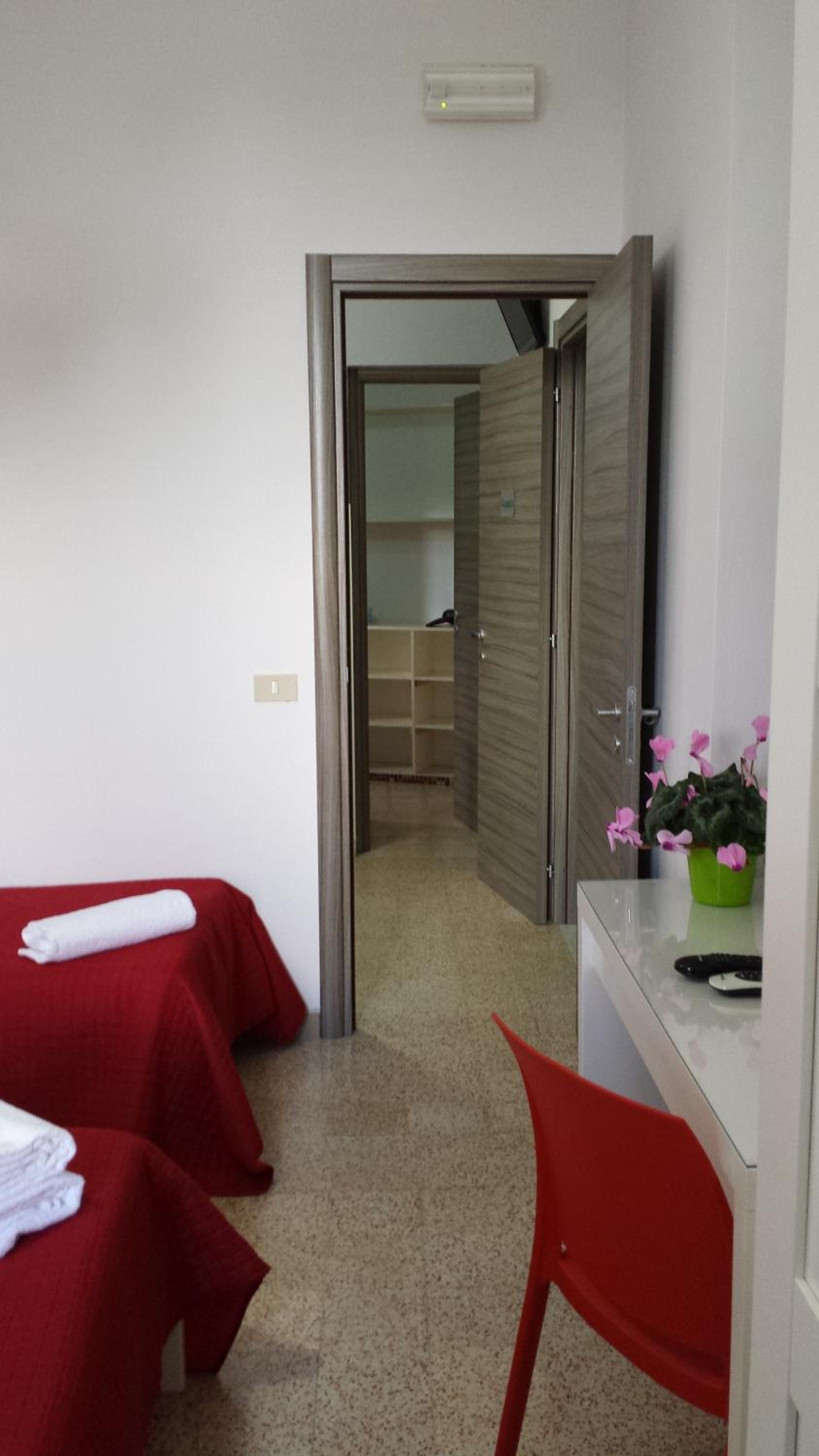 Two Connecting Rooms photo 2