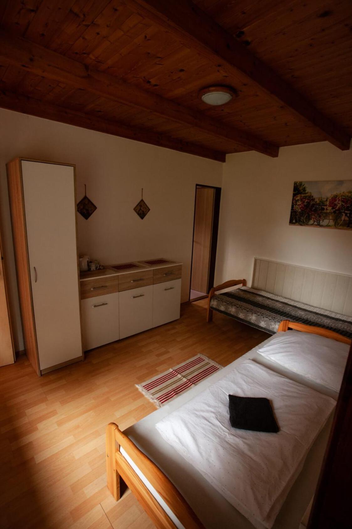 Quadruple Room with Private Bathroom photo 1