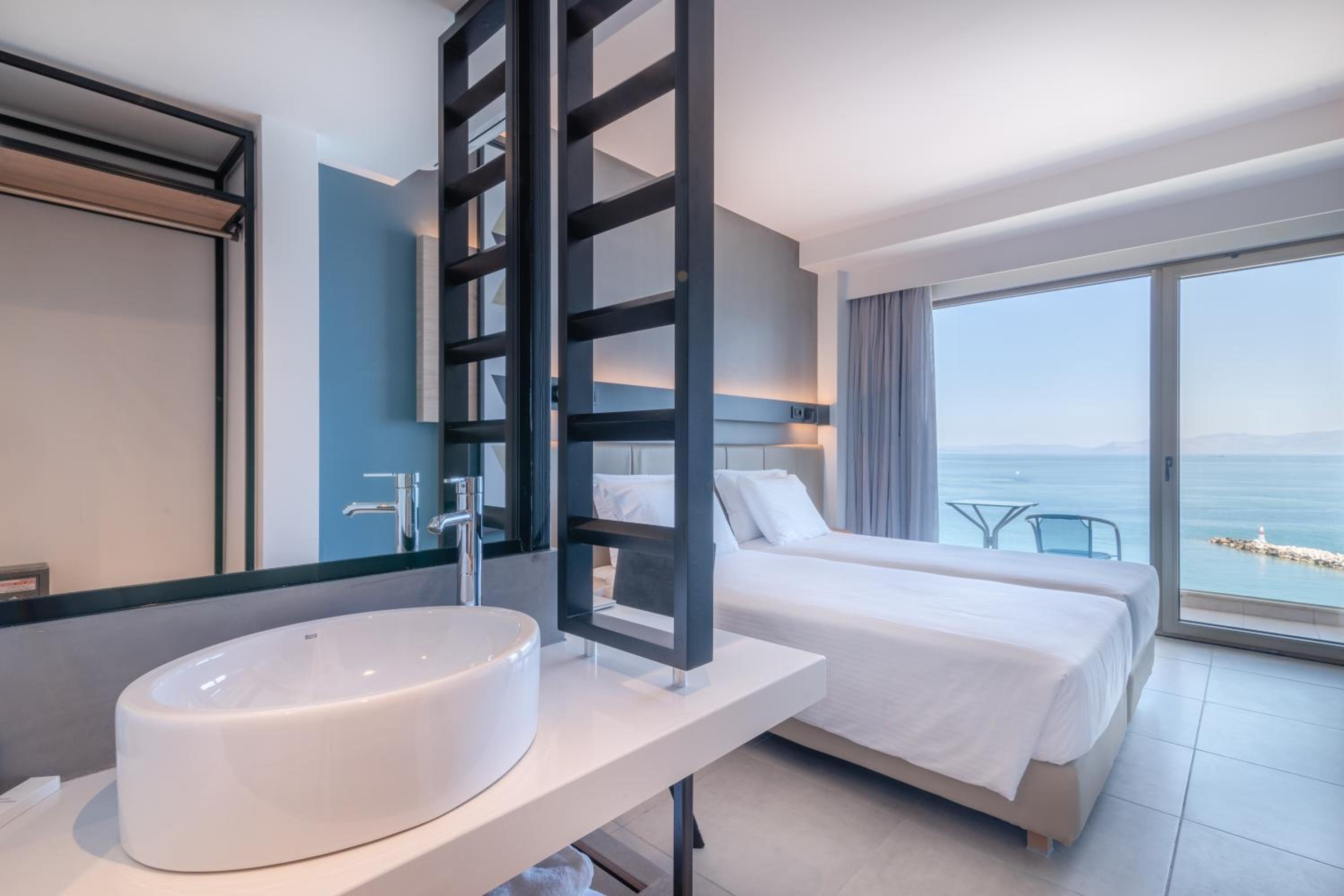 Double Room with Sea View photo 3