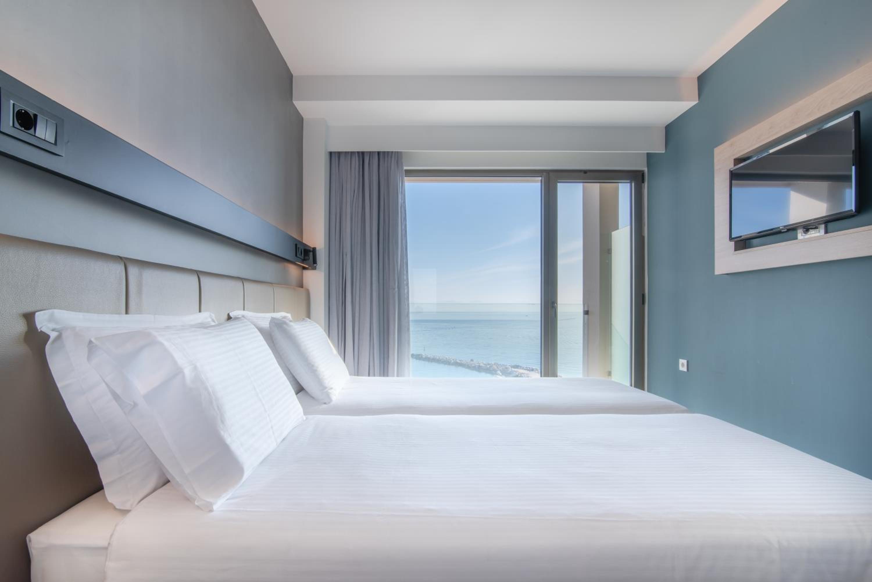 Double Room with Sea View photo 1