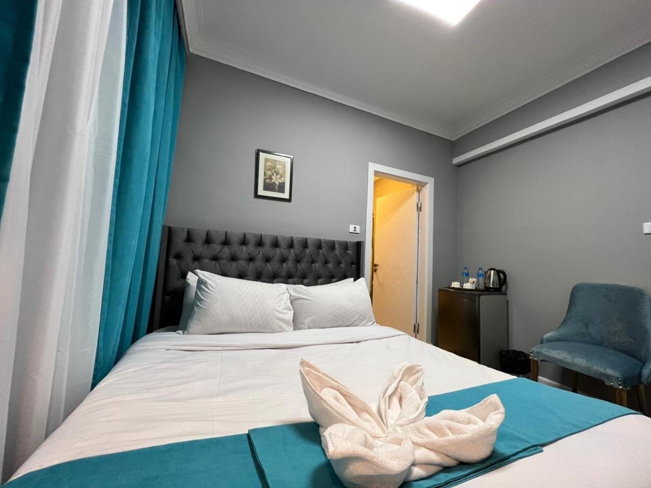 Double or Twin Room photo 2