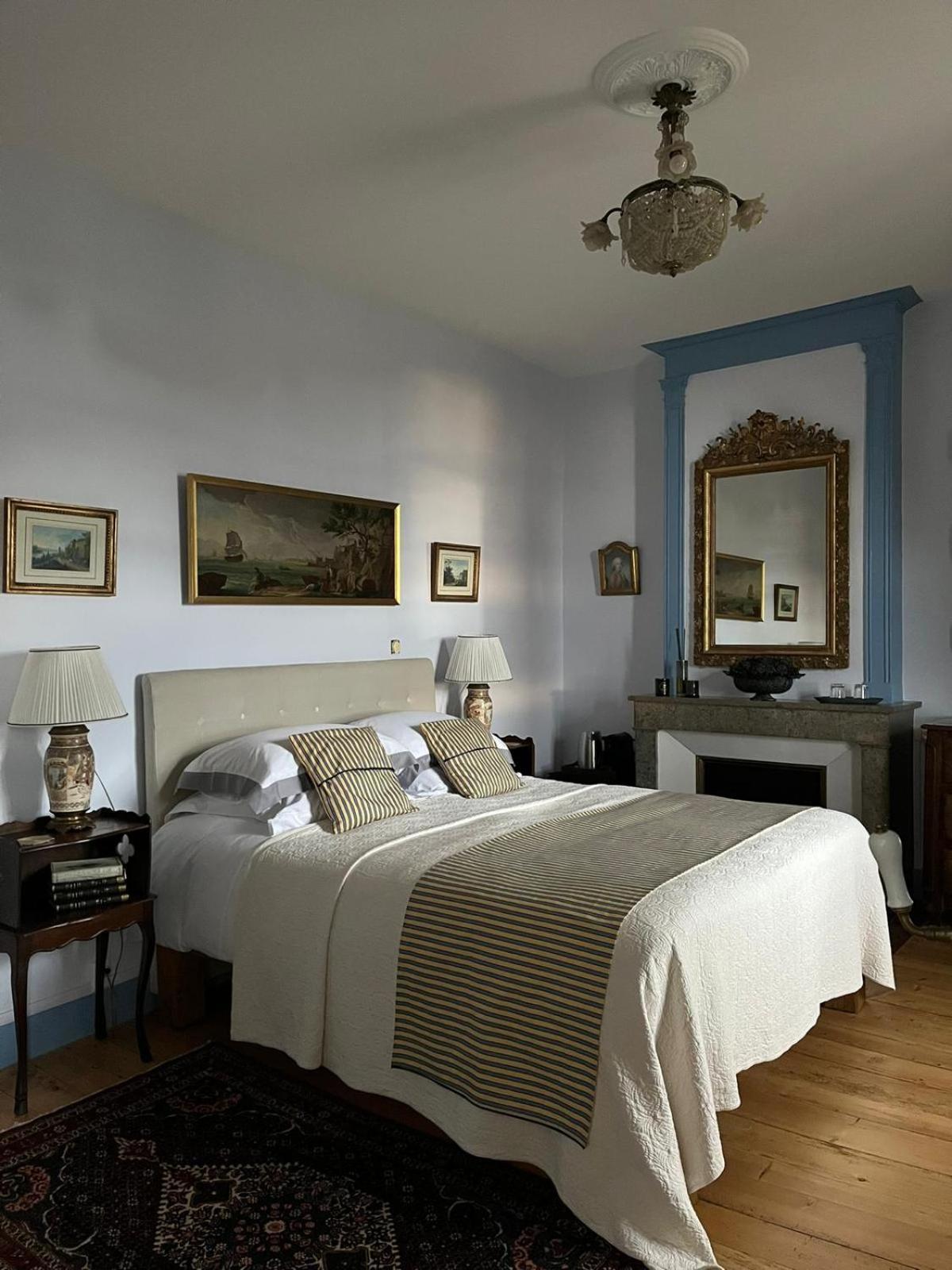 Double Room with Private Bathroom - Photo 2