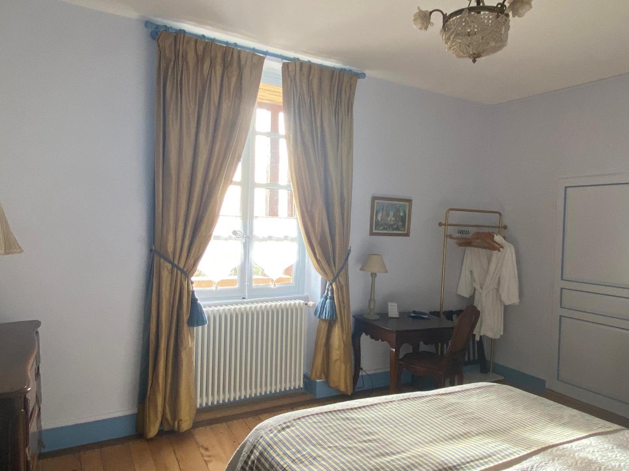 Double Room with Private Bathroom - Photo 4