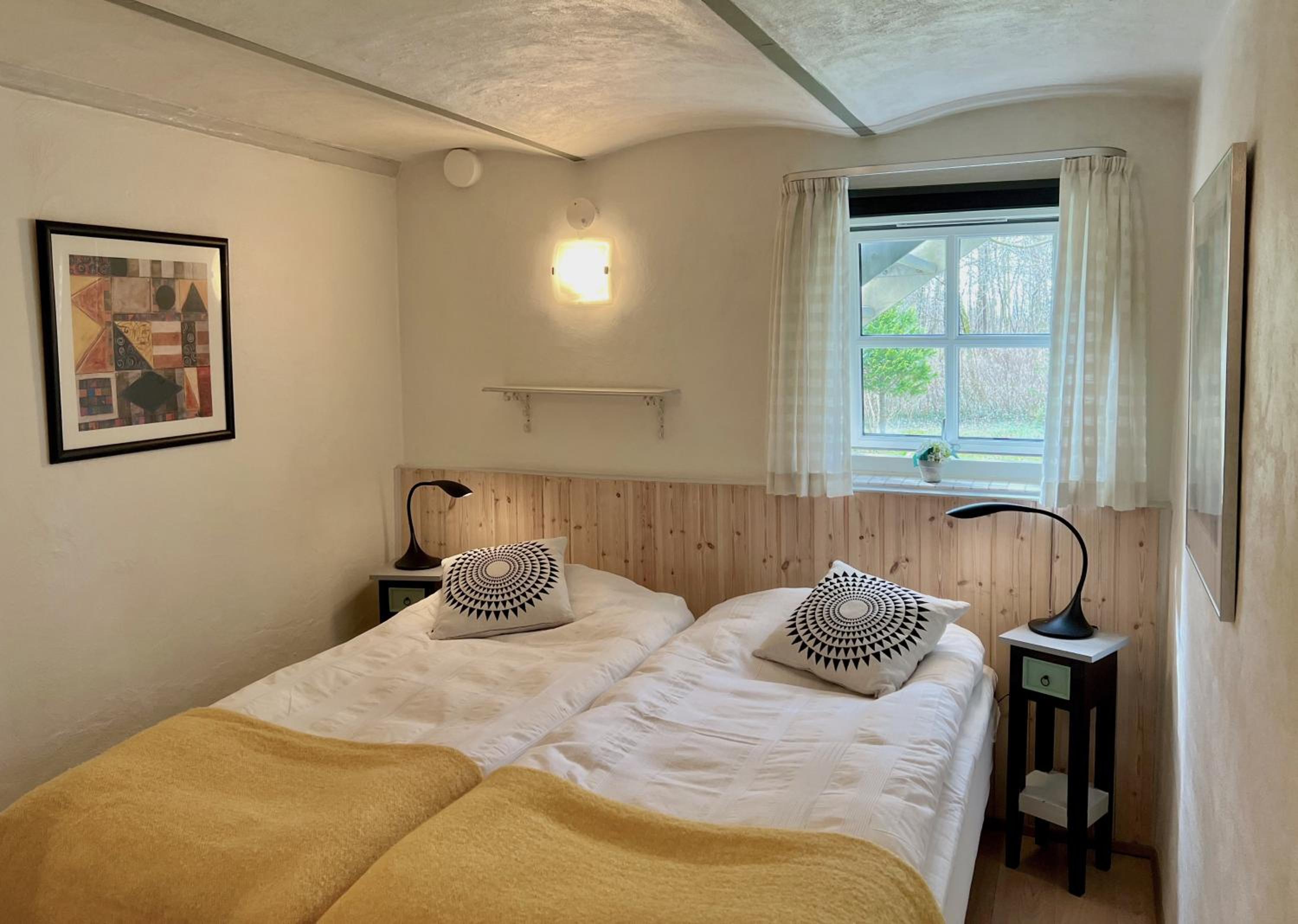 One-Bedroom Apartment + Extra bed in the living room - Photo 6