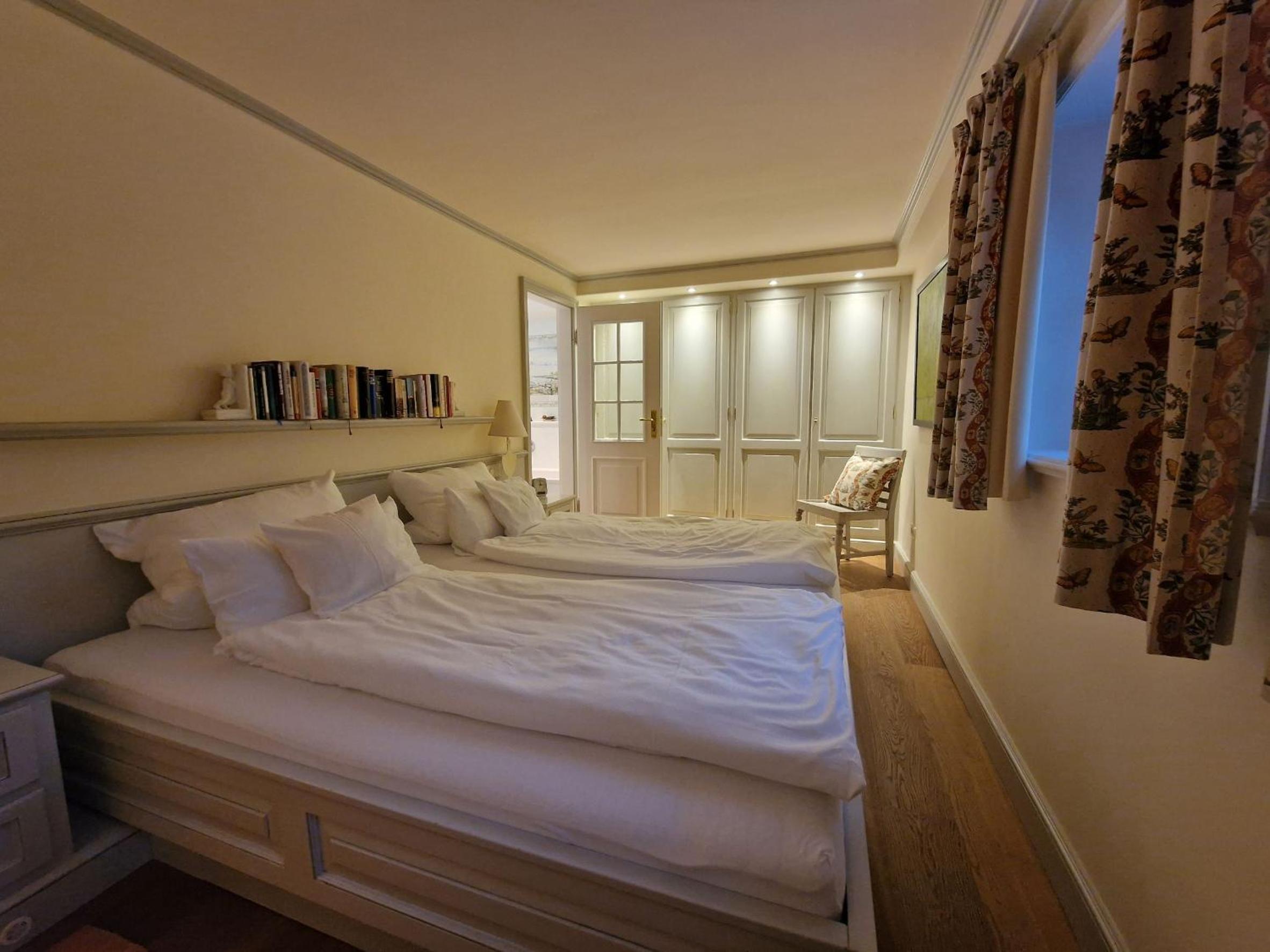 Three-Bedroom Apartment photo 1