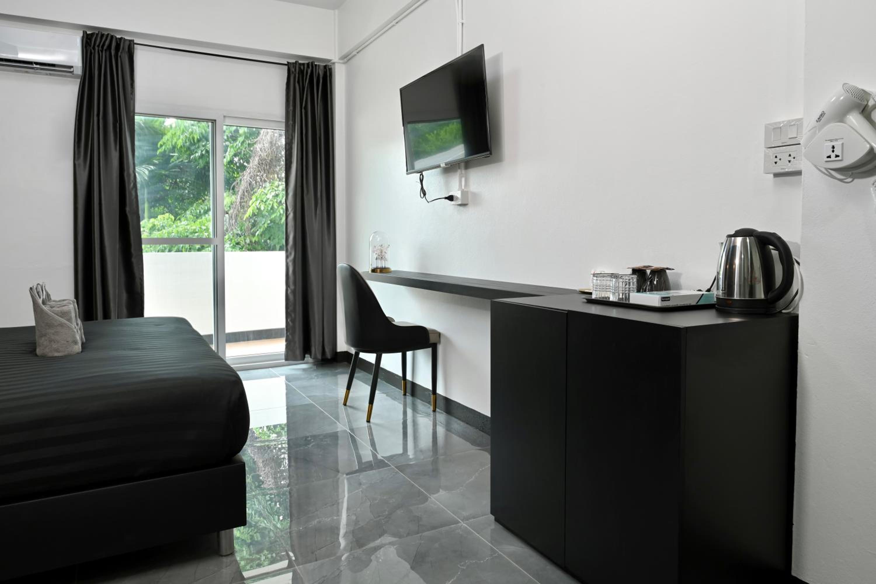Standard Double Room - Photo 2