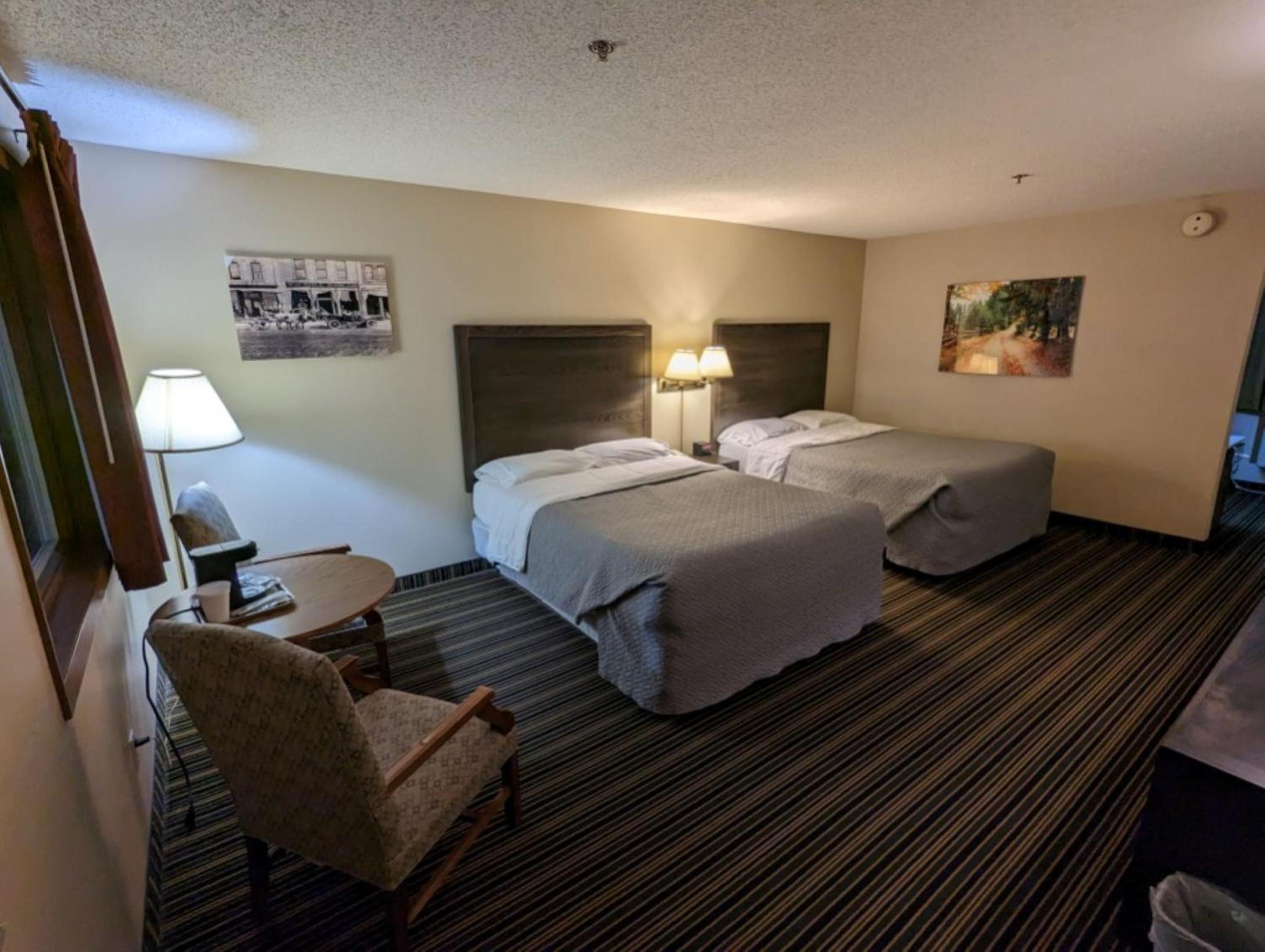Double Room with Pool View - Photo 2