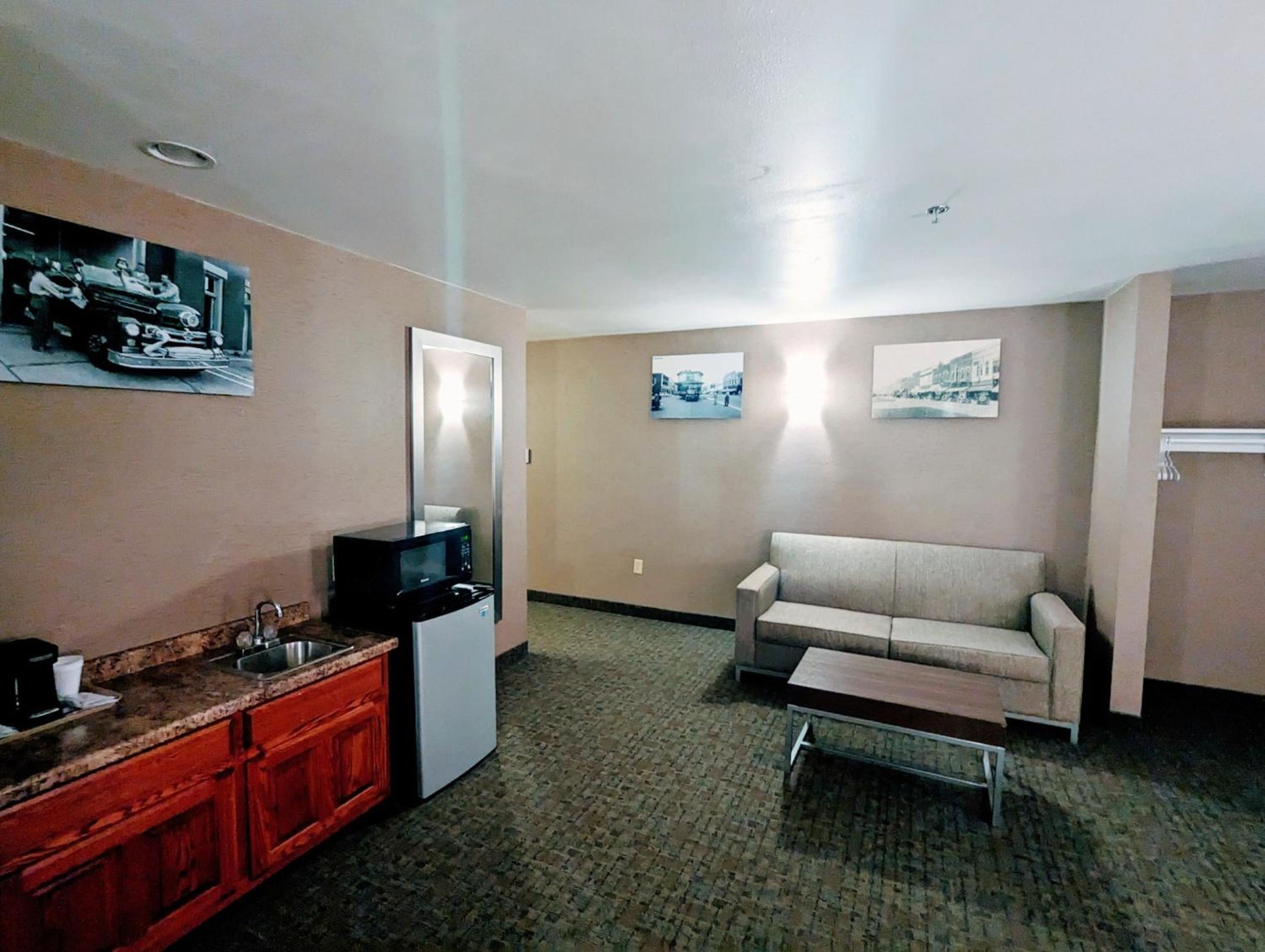 King Suite - Photo 2