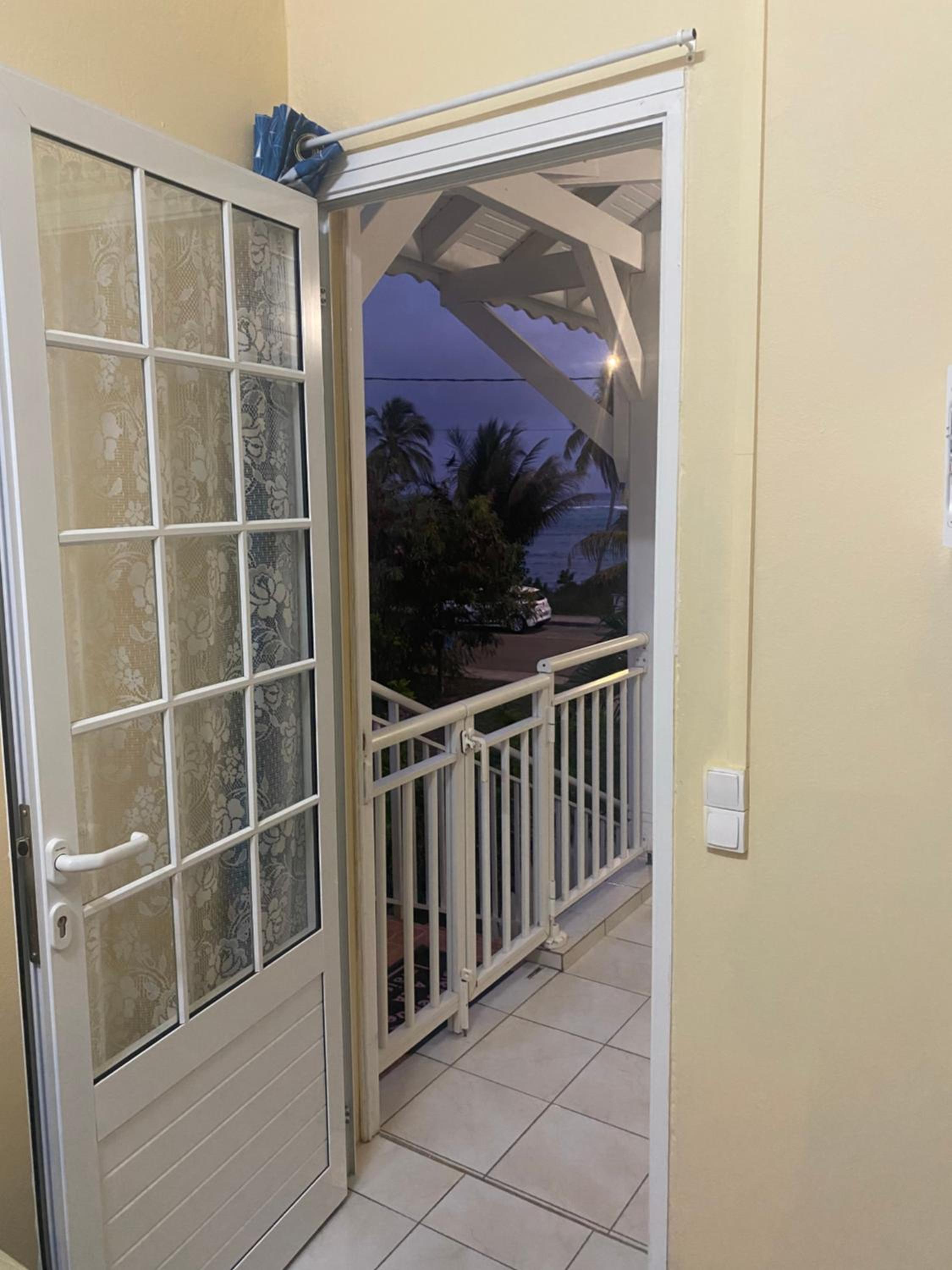 Apartment with Sea View photo 2