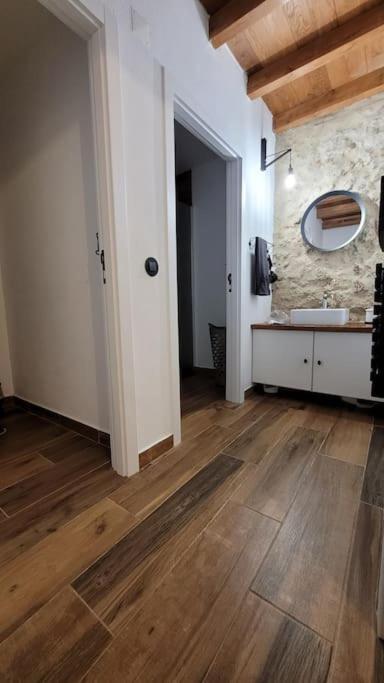 Four-Bedroom House photo 3