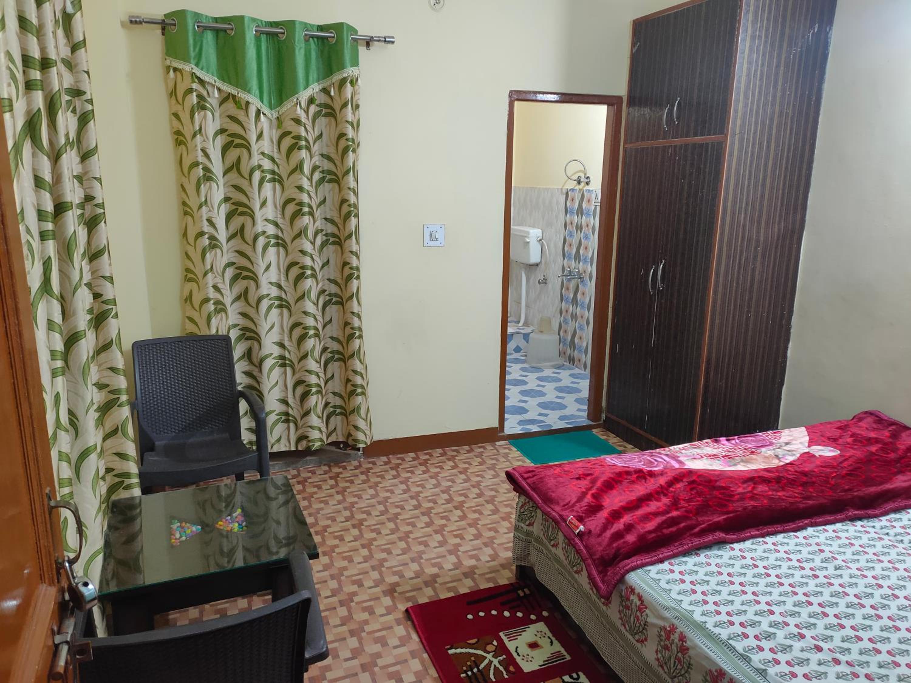 Budget Double Room photo 2