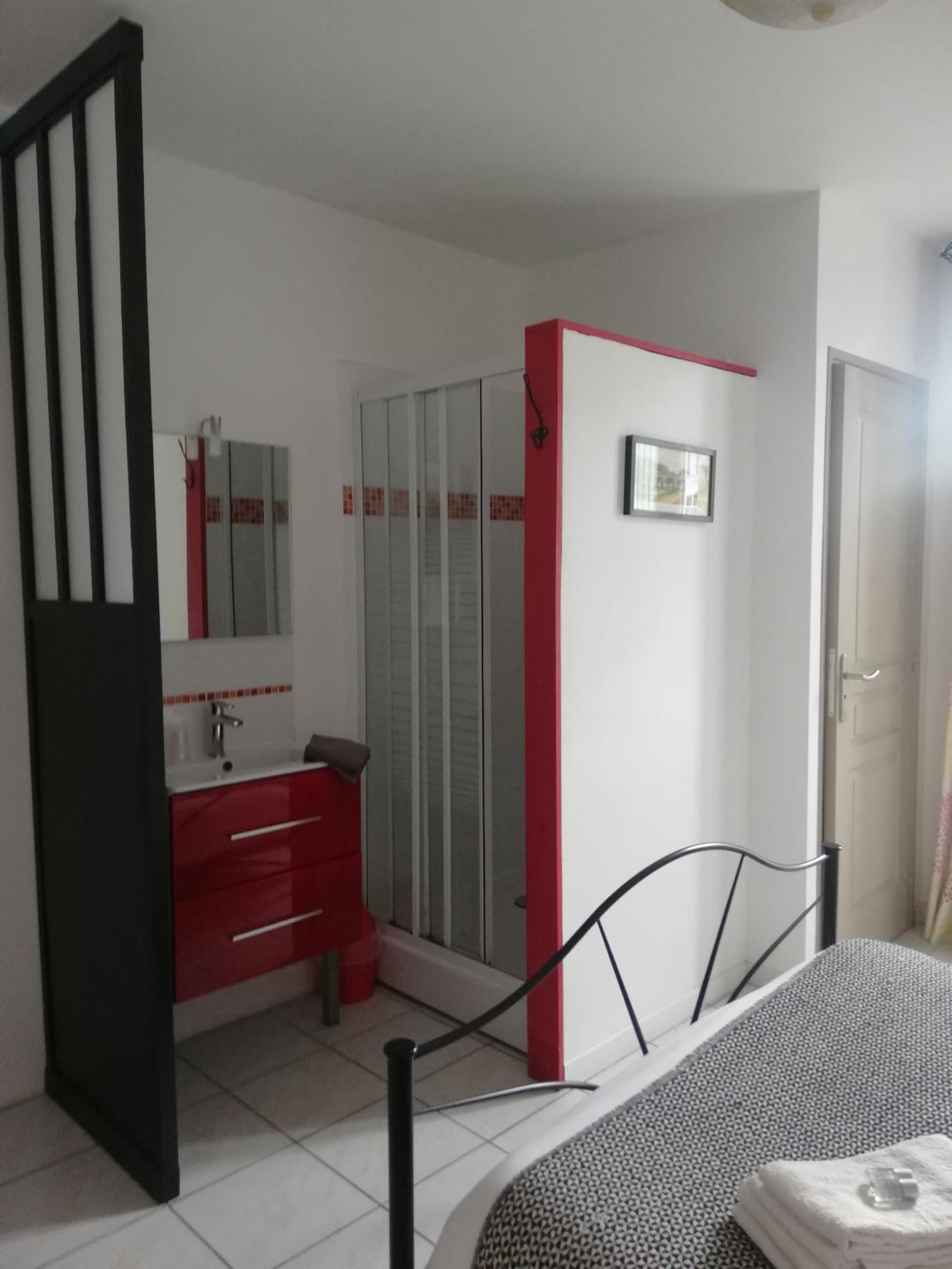 Deluxe Double Room with Shower photo 3