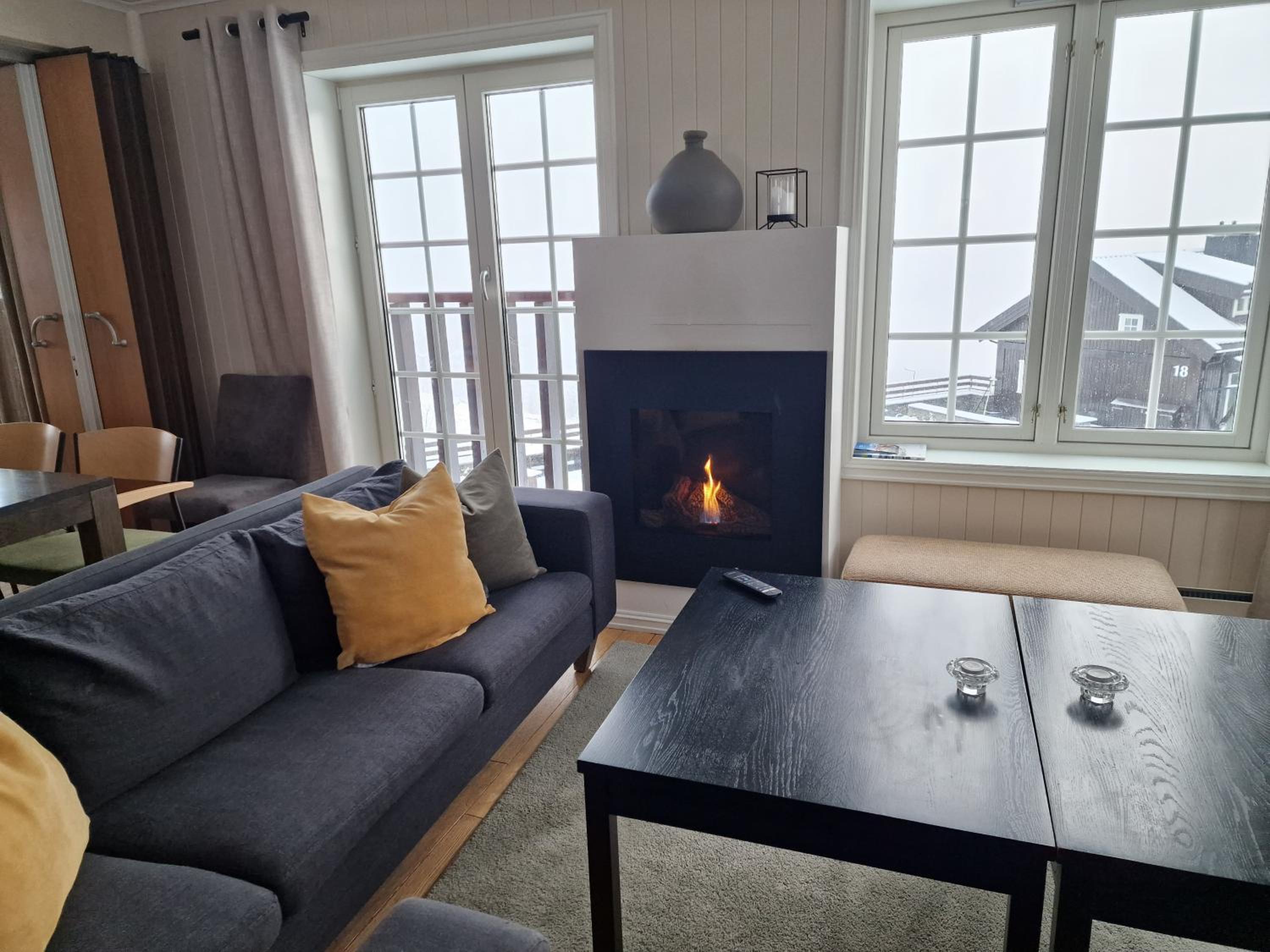 Eight-Bedroom Apartment (16 Adults)