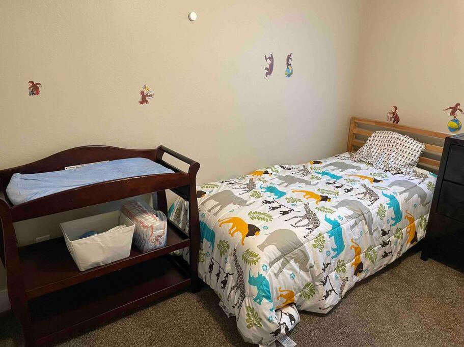 Four-Bedroom House photo 1