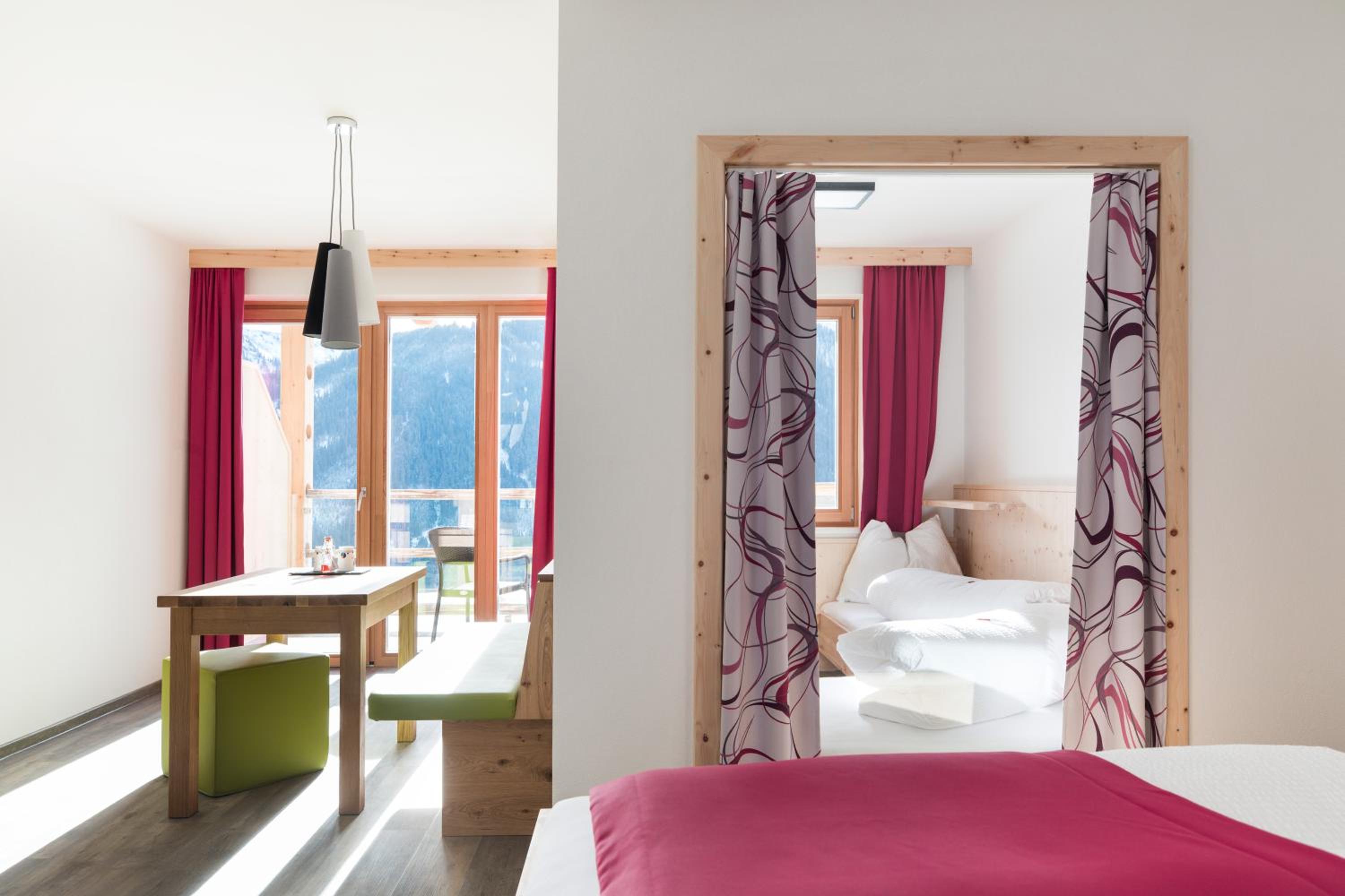 Suite - Photo 4