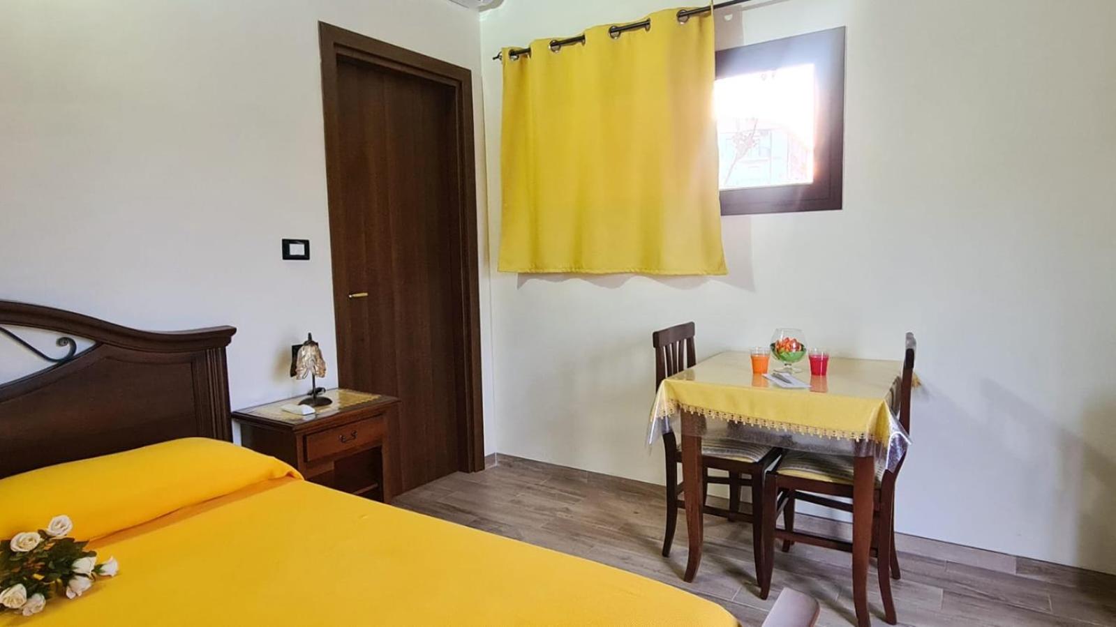 Double Room with Sea View - Photo 5