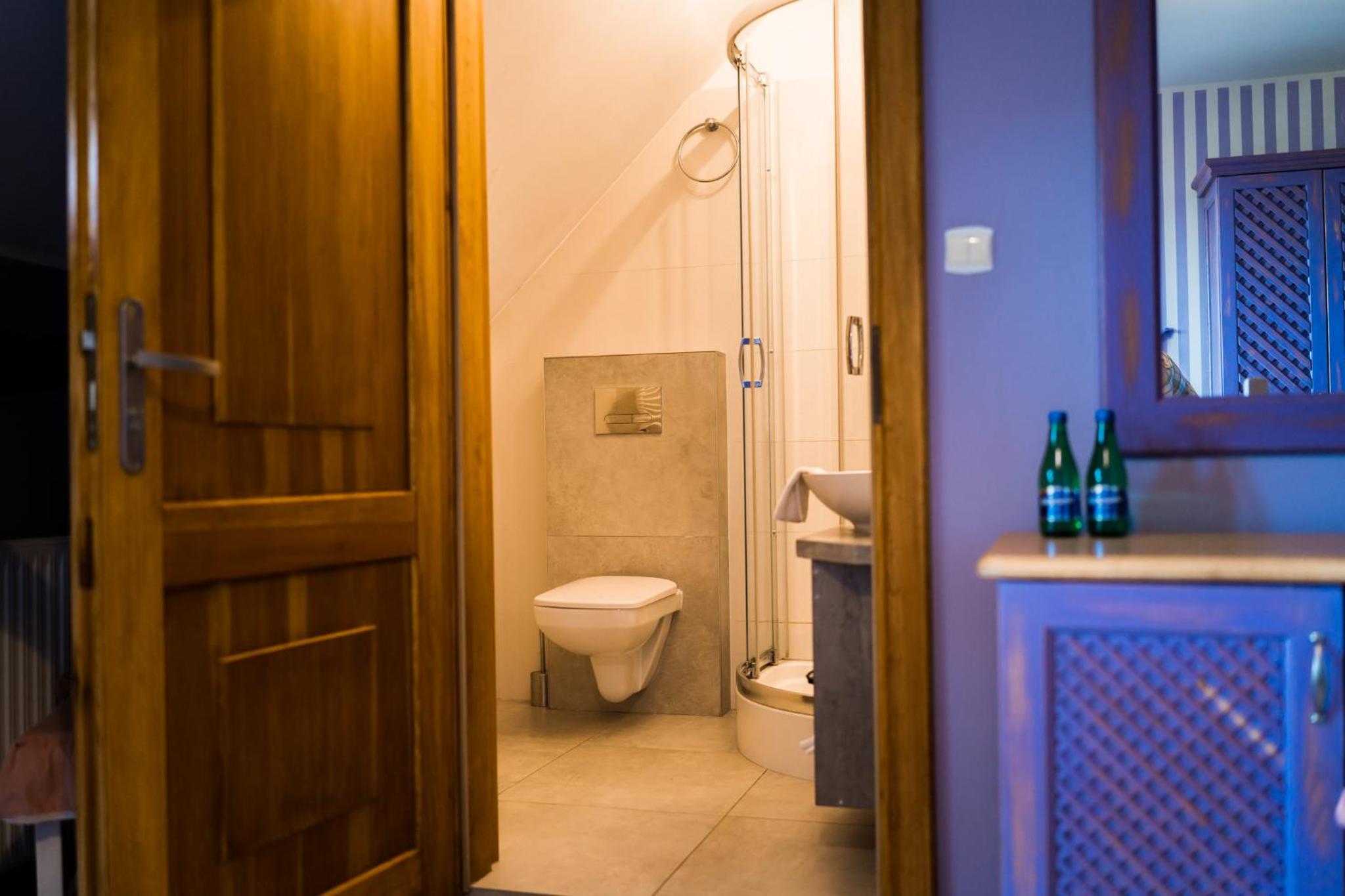 Double Room - Photo 6