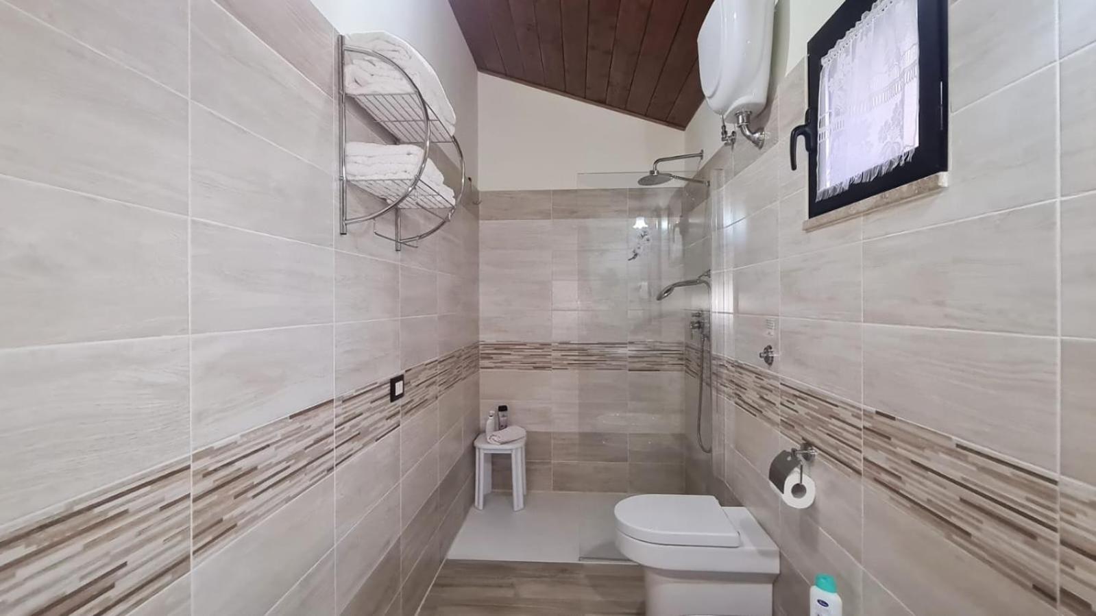 Double Room with Sea View - Photo 6