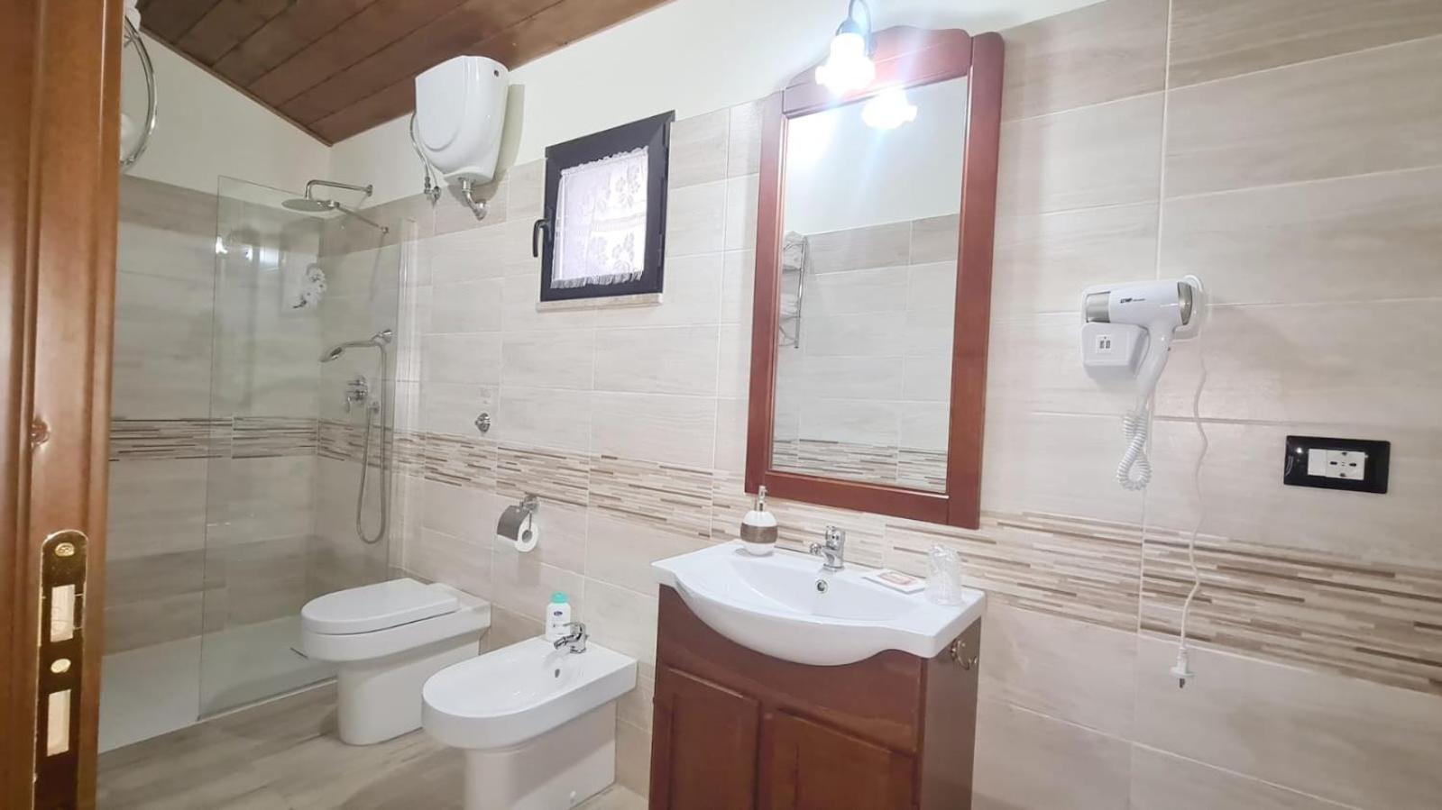 One-Bedroom House - Photo 4