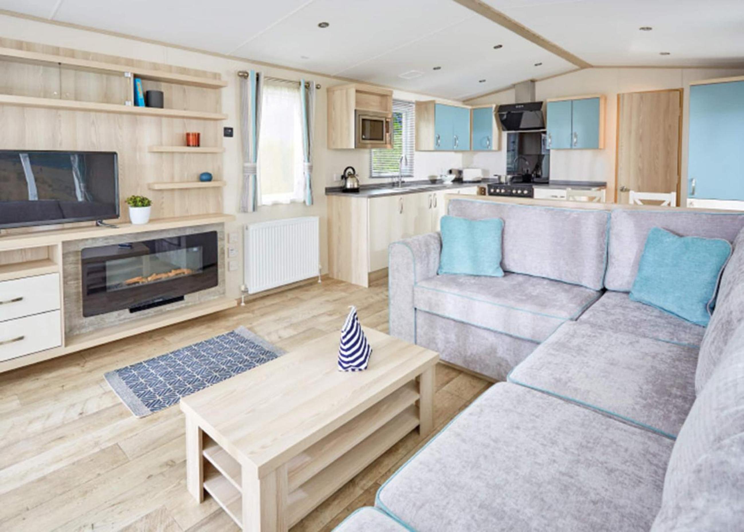 Mobile Home 3