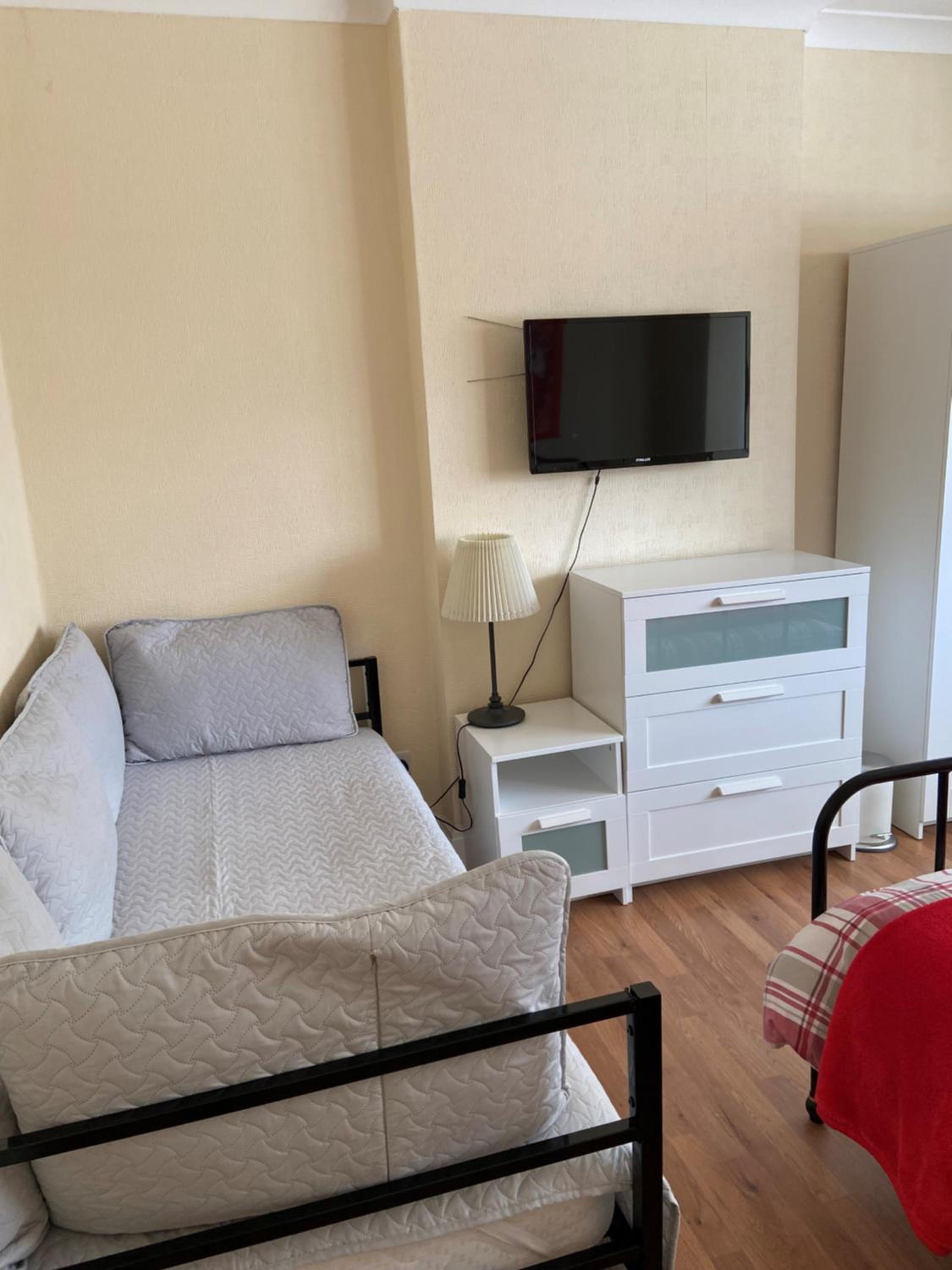 Triple Room With Private Bathroom photo 2
