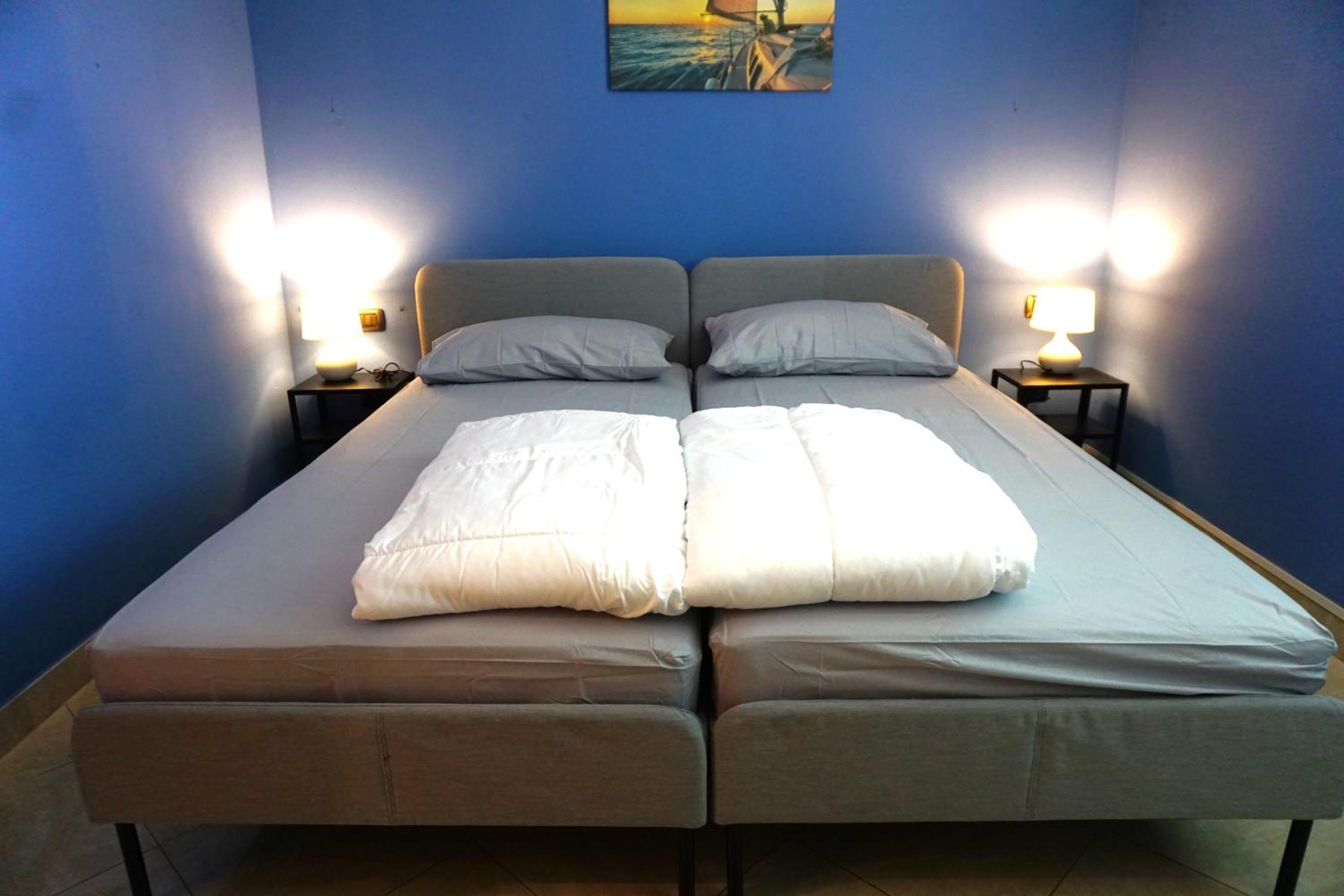Twin Room with Private Bathroom photo 3