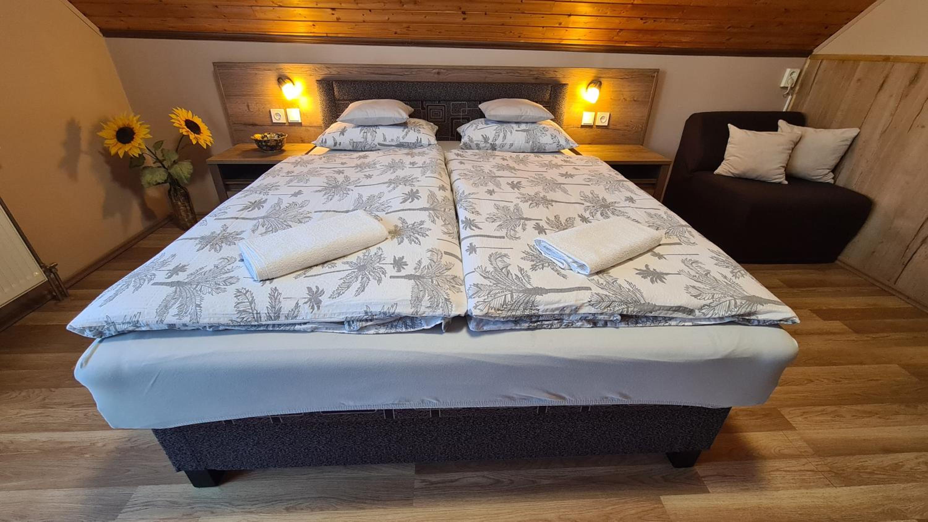 Double Room with Balcony (2 Adults + 1 Child) photo 3