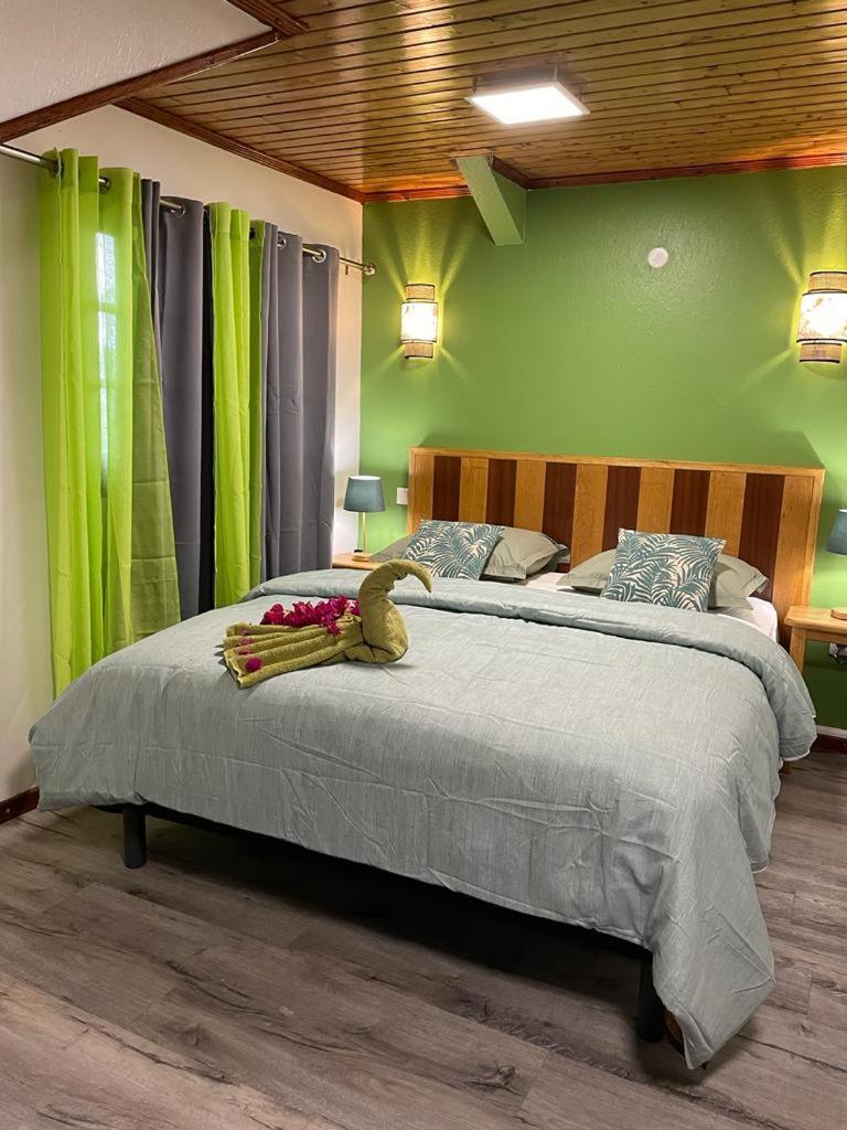 Large Double Room - Photo 3