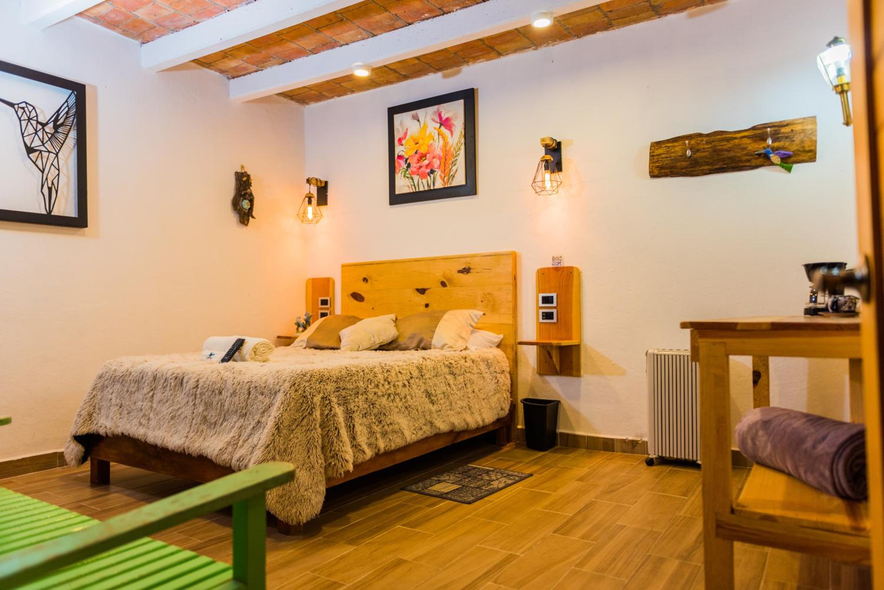 Deluxe Room - Photo 3