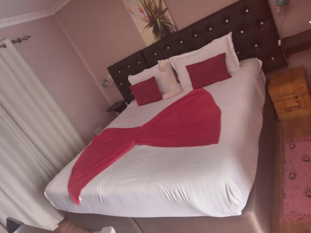 Double Room with Private External Bathroom photo 1