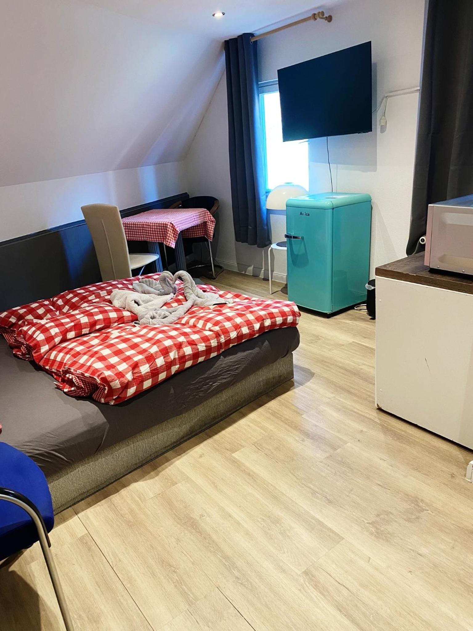 Double Room - Photo 3