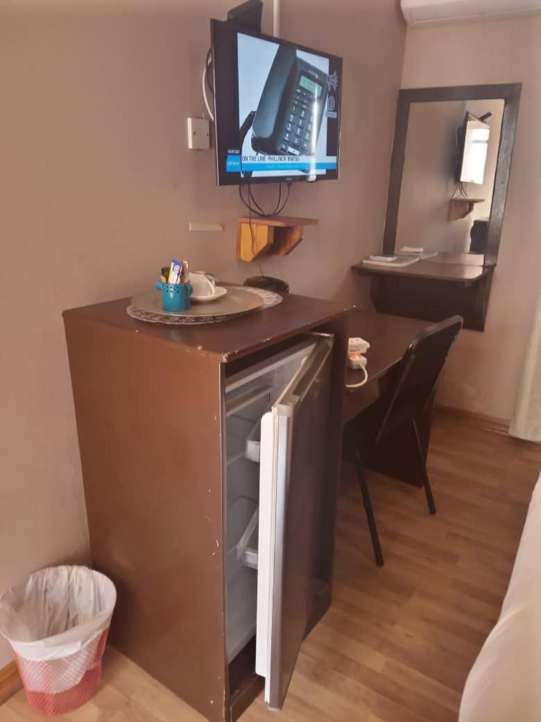 Double Room with Private External Bathroom photo 2