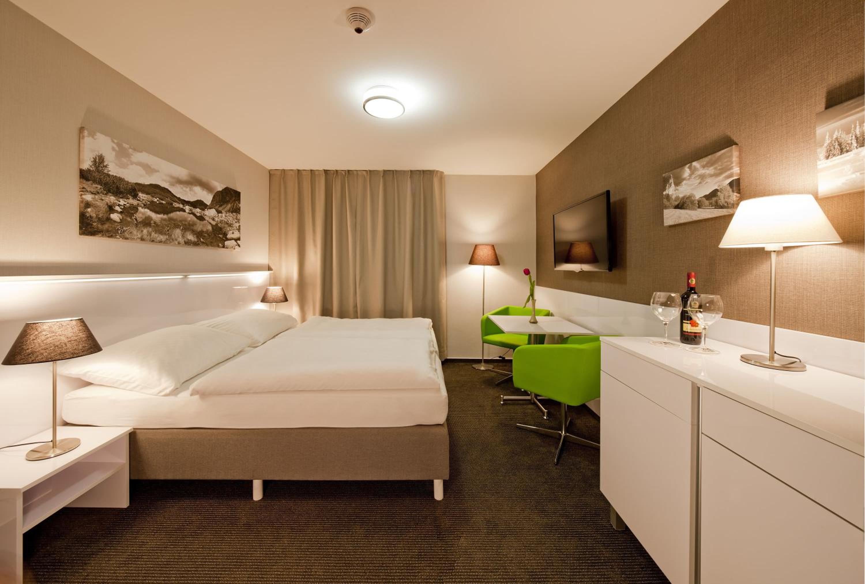 Standard Double or Twin Room with Extra Bed photo 1