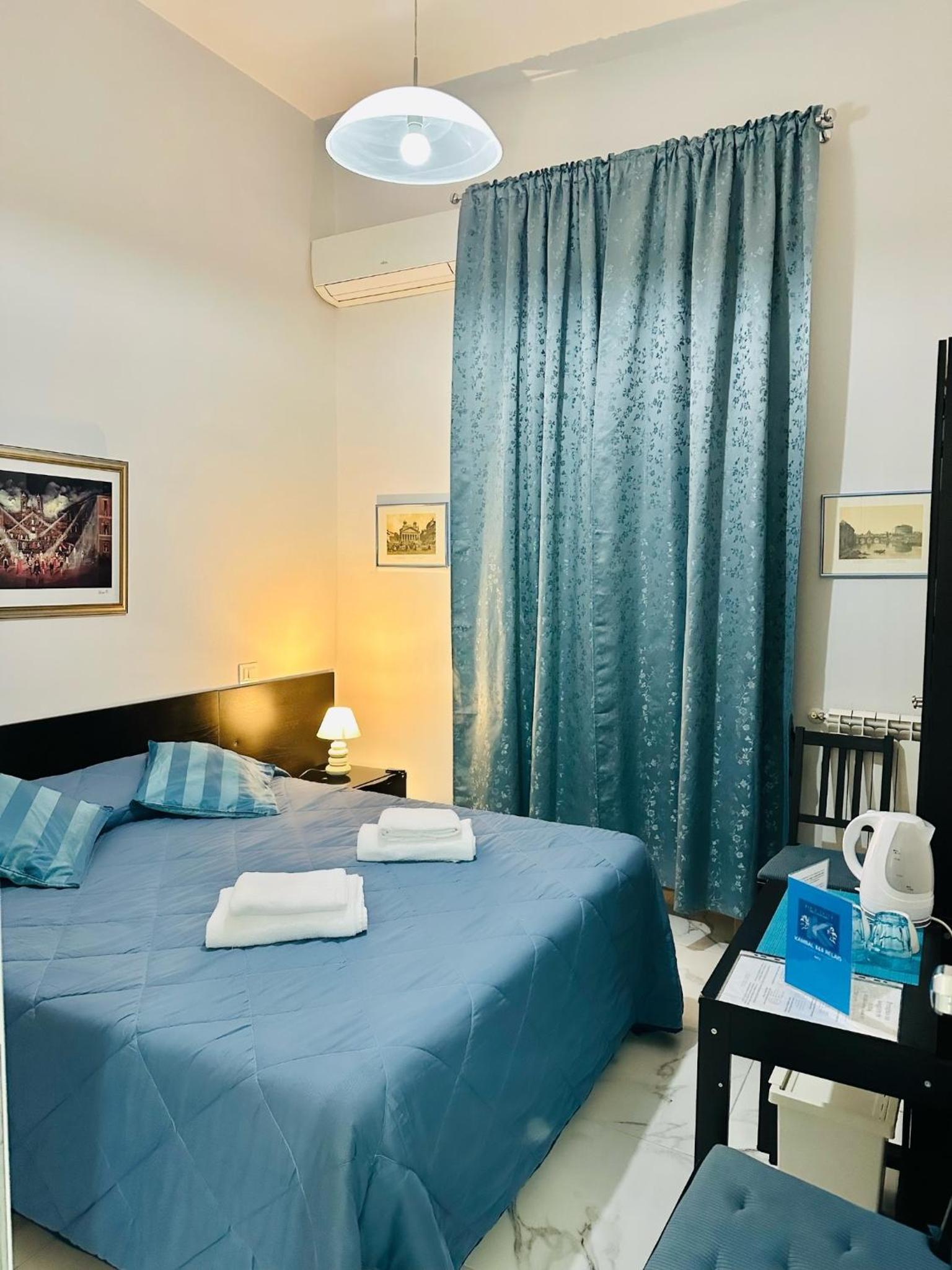 Double or Twin Room with Shared Bathroom photo 3