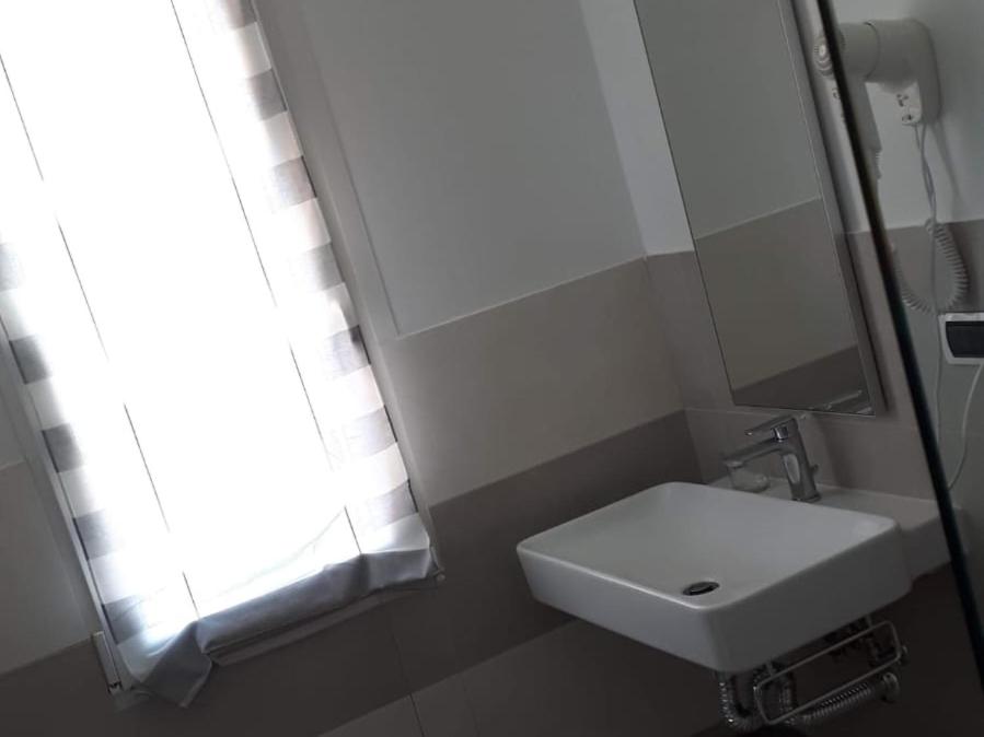 Deluxe Double Room with Sea View photo 3