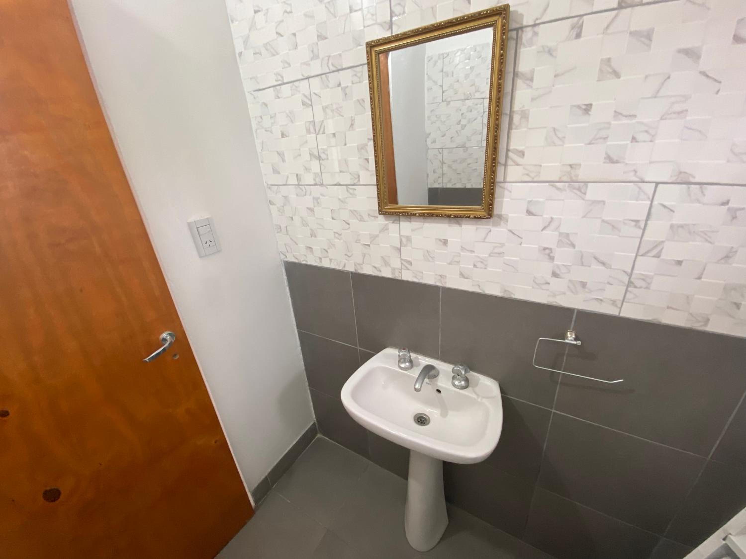 One-Bedroom House photo 2