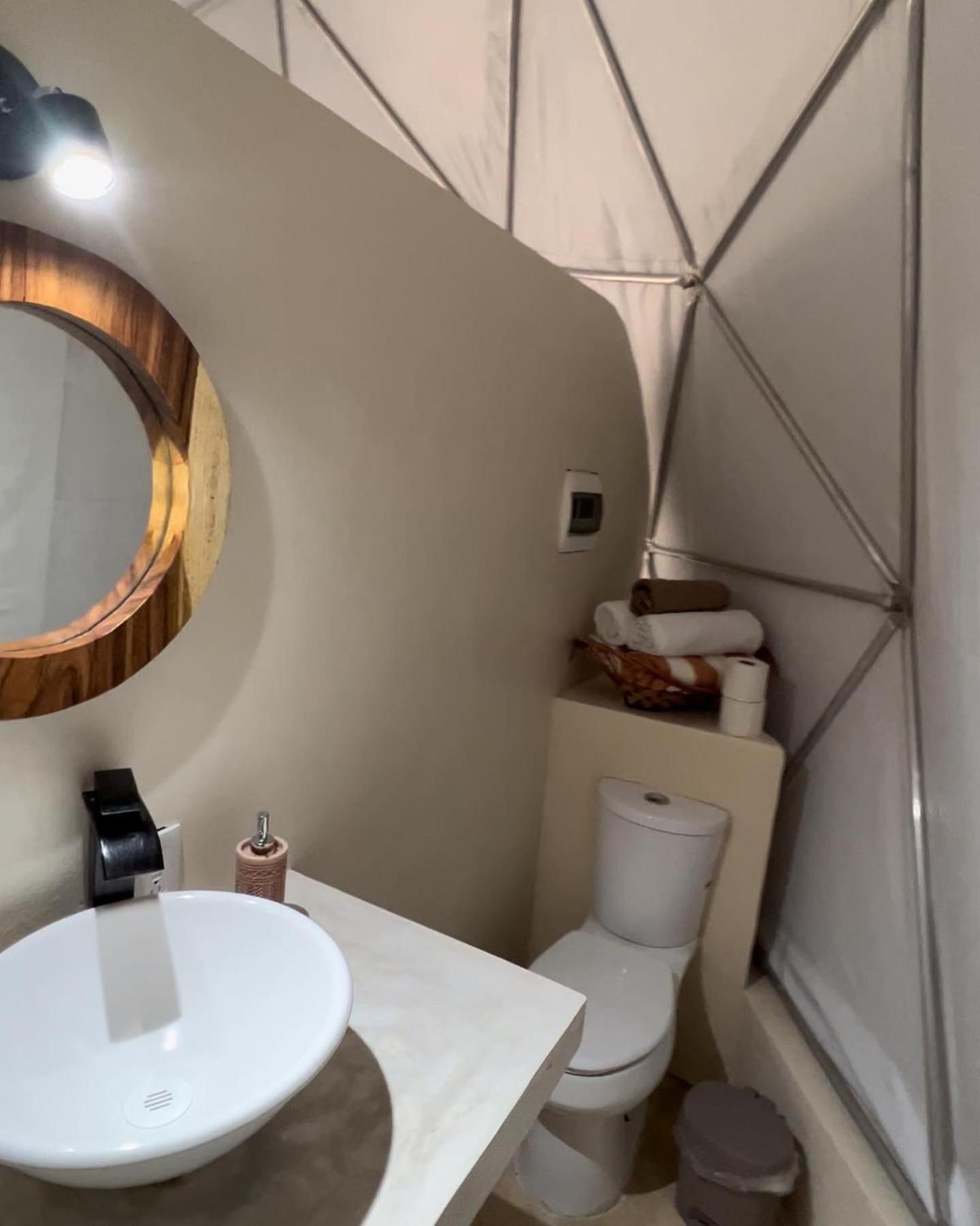 Twin Room with Private Bathroom - Photo 10