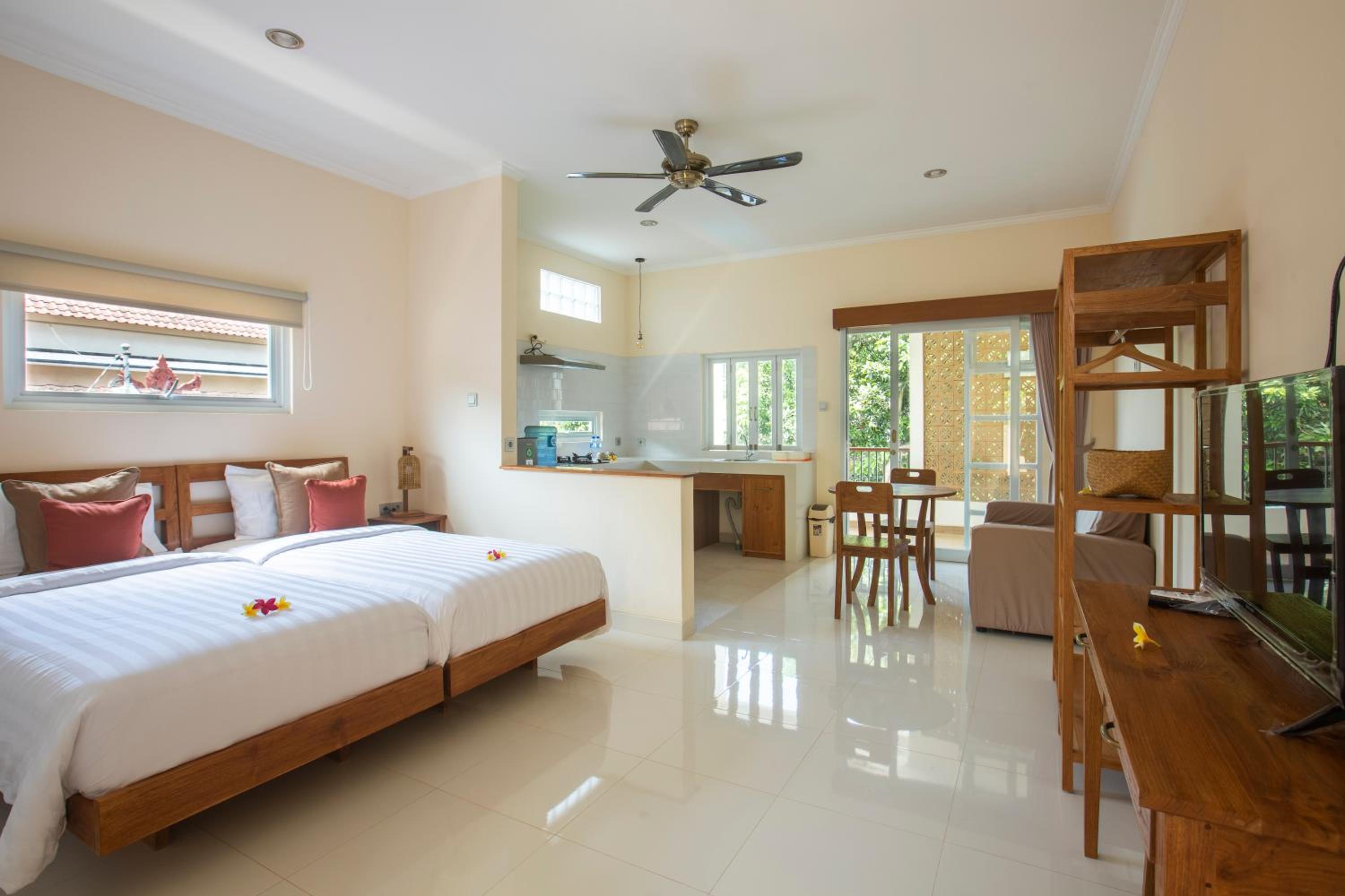 Deluxe Suite - Photo 1