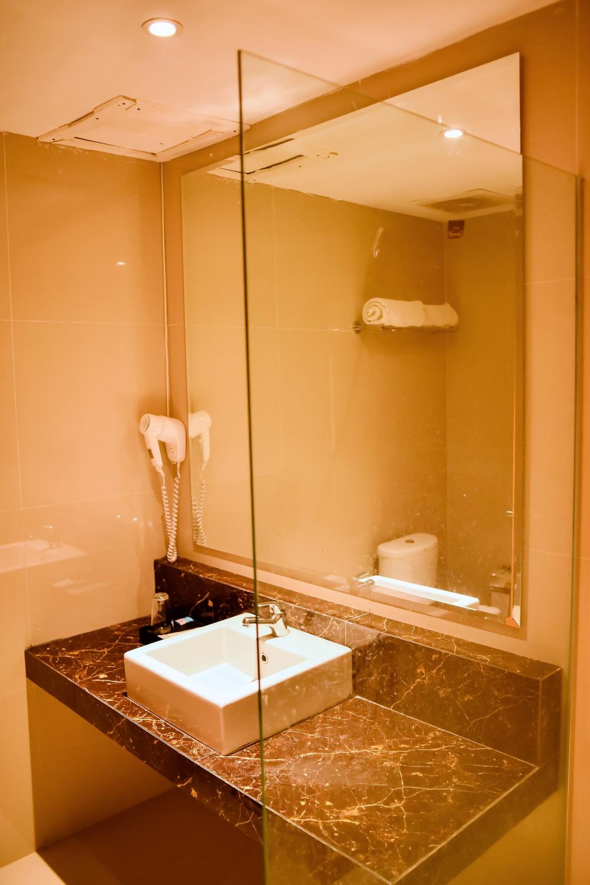 Deluxe Double or Twin Room - Photo 2
