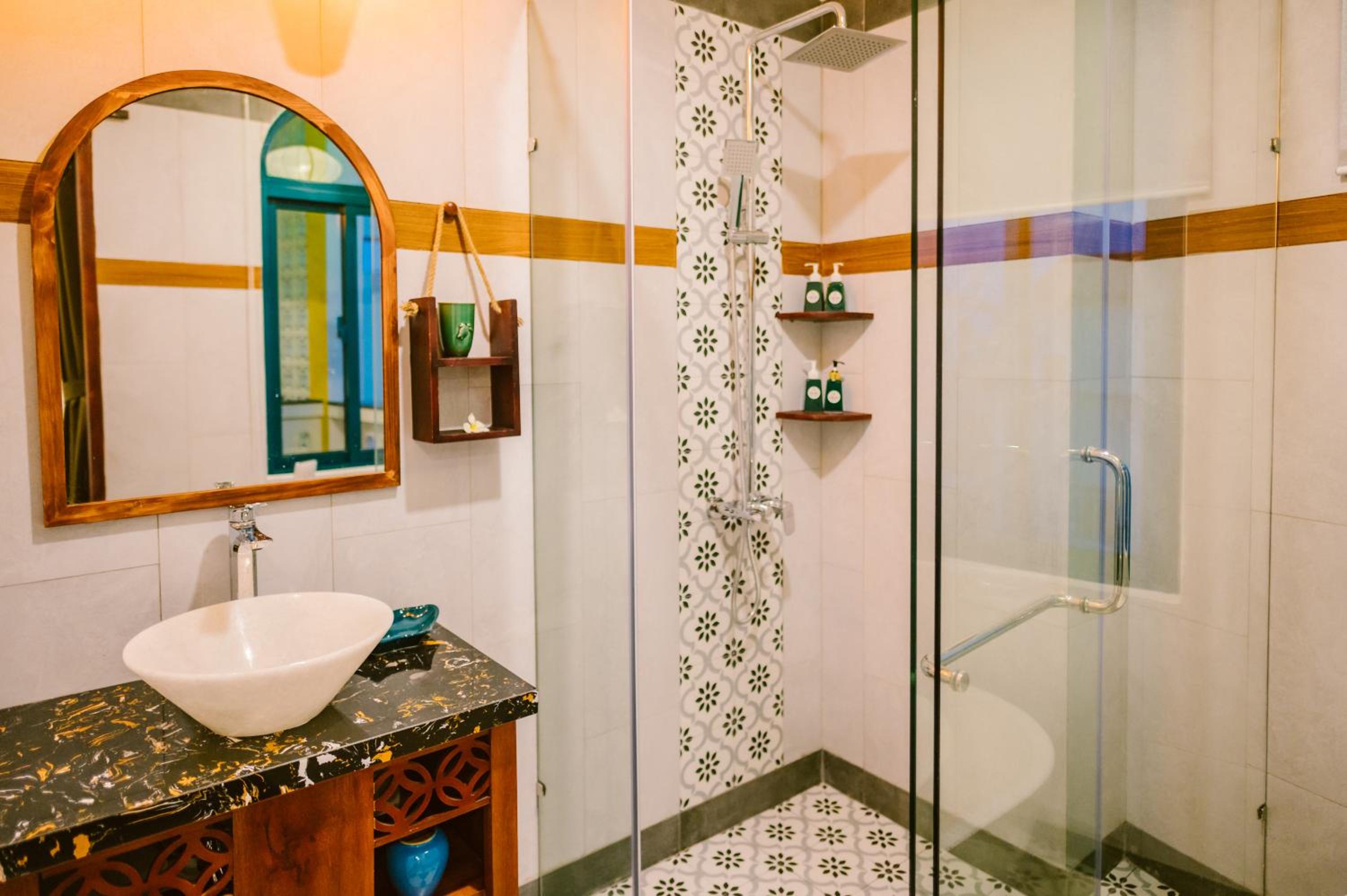 Deluxe Suite - Photo 7