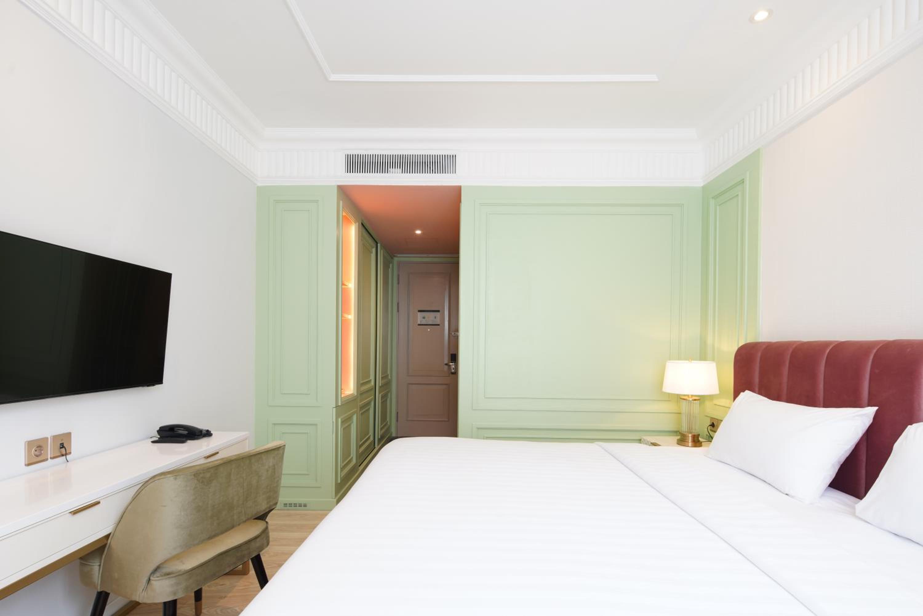 Superior King Room - Photo 10