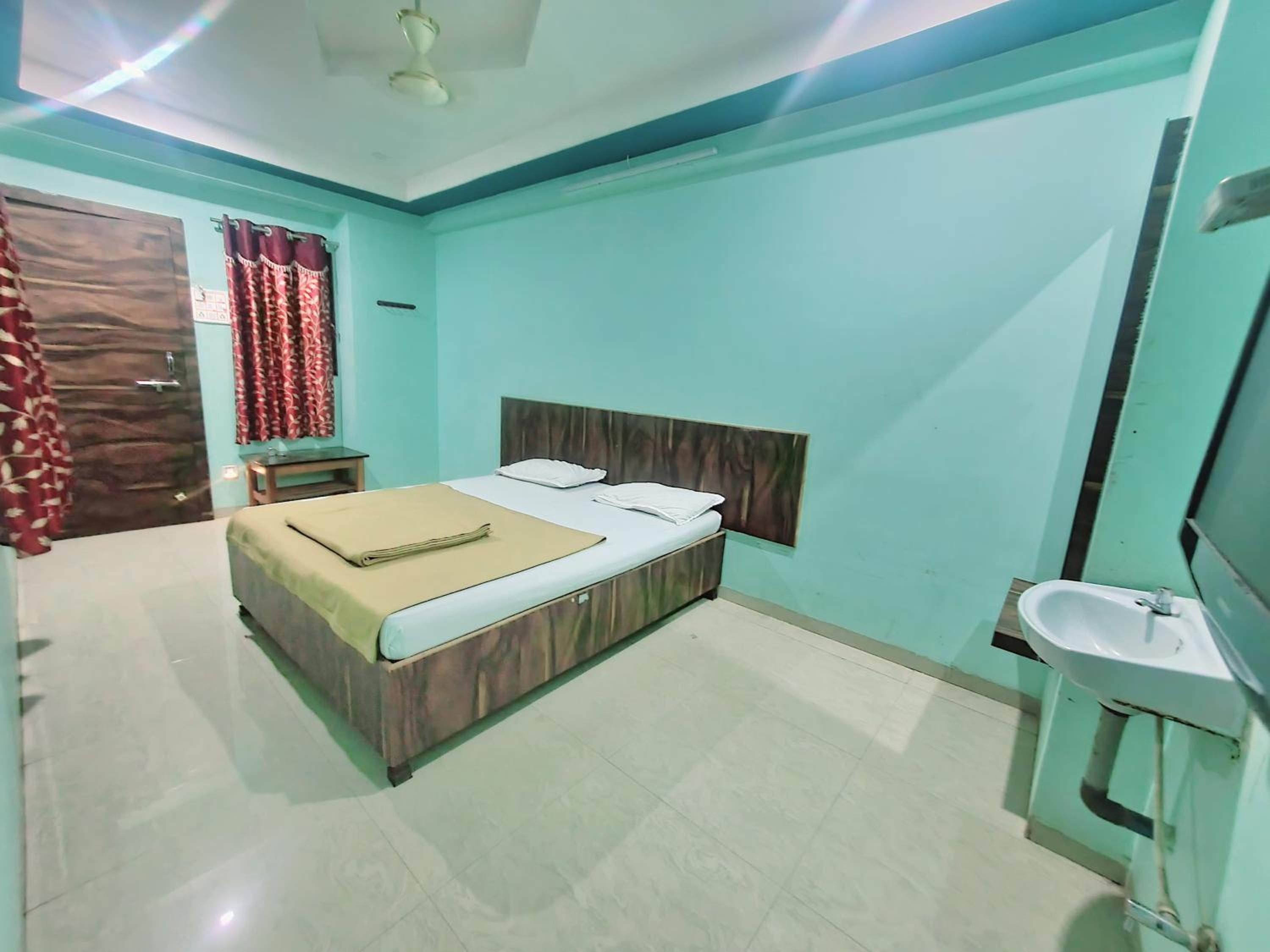 Deluxe Double or Twin Room photo 3