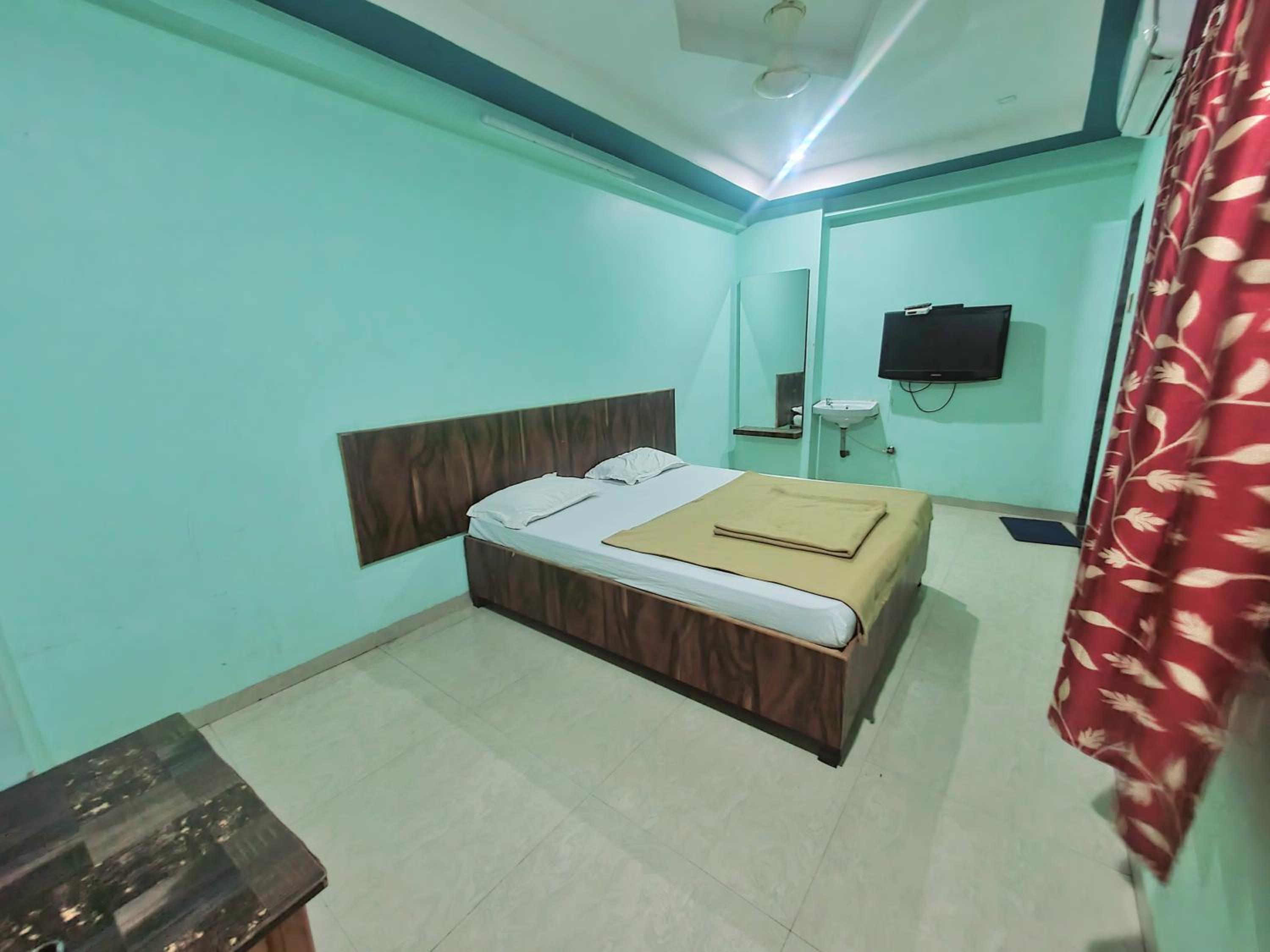 Deluxe Double or Twin Room photo 2
