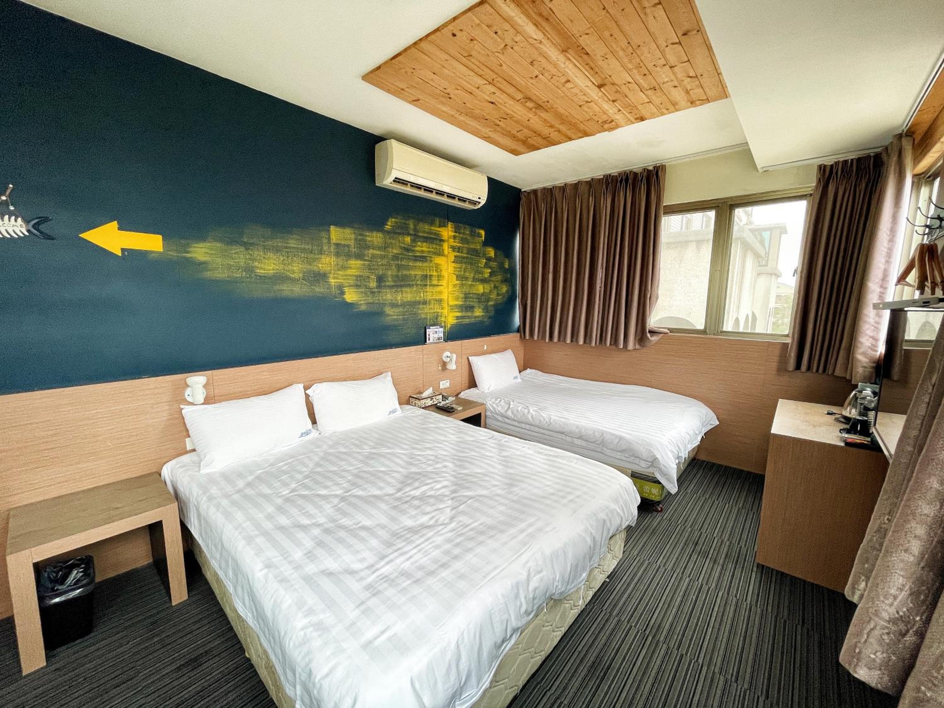 Deluxe Triple Room with Sea View photo 2